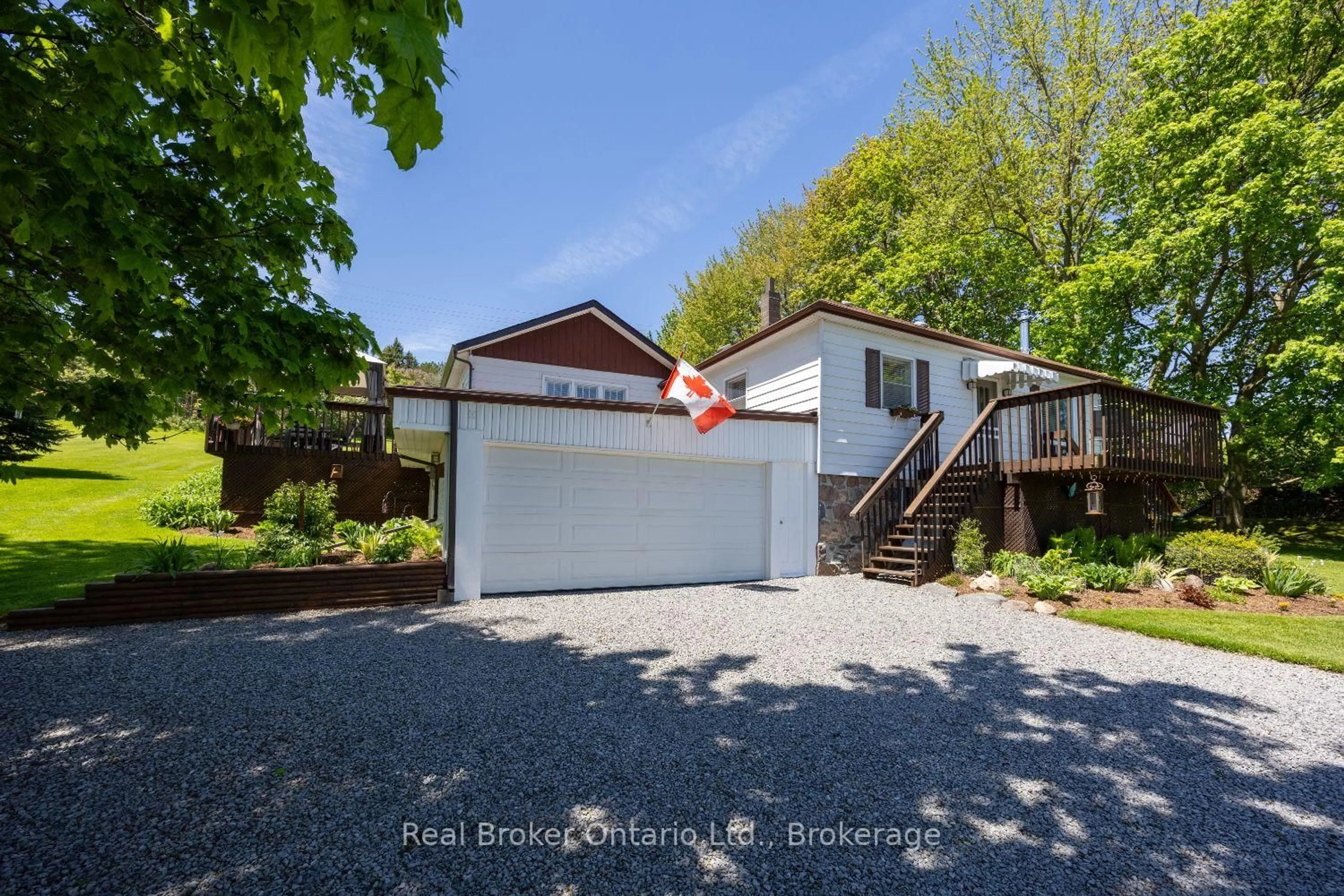A pic from outside/outdoor area/front of a property/back of a property/a pic from drone, street for 2359 Baseline Rd, Clarington Ontario L1C 5M2