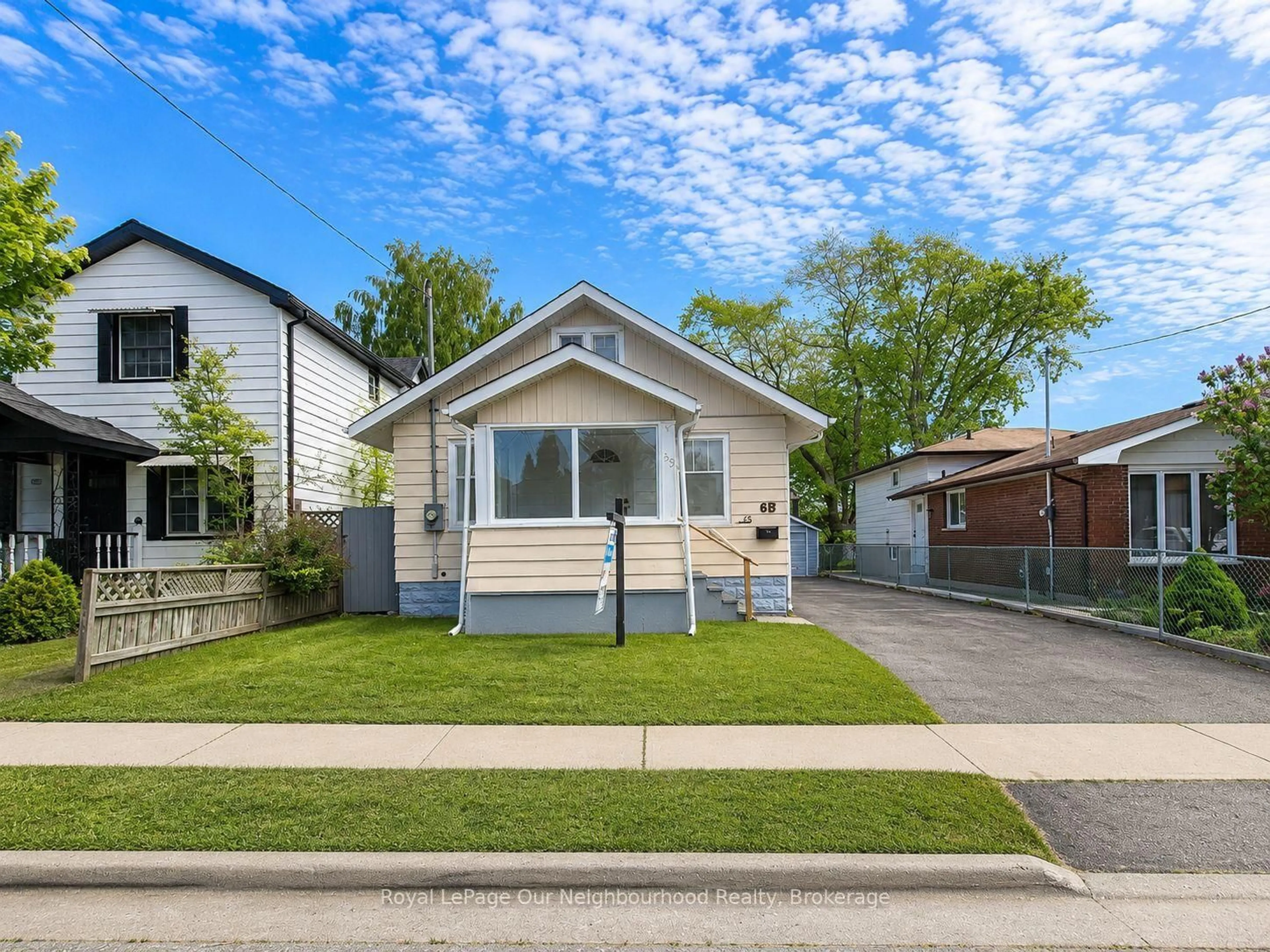 Home with vinyl exterior material, street for 65 Gladstone Ave, Oshawa Ontario L1J 4E4
