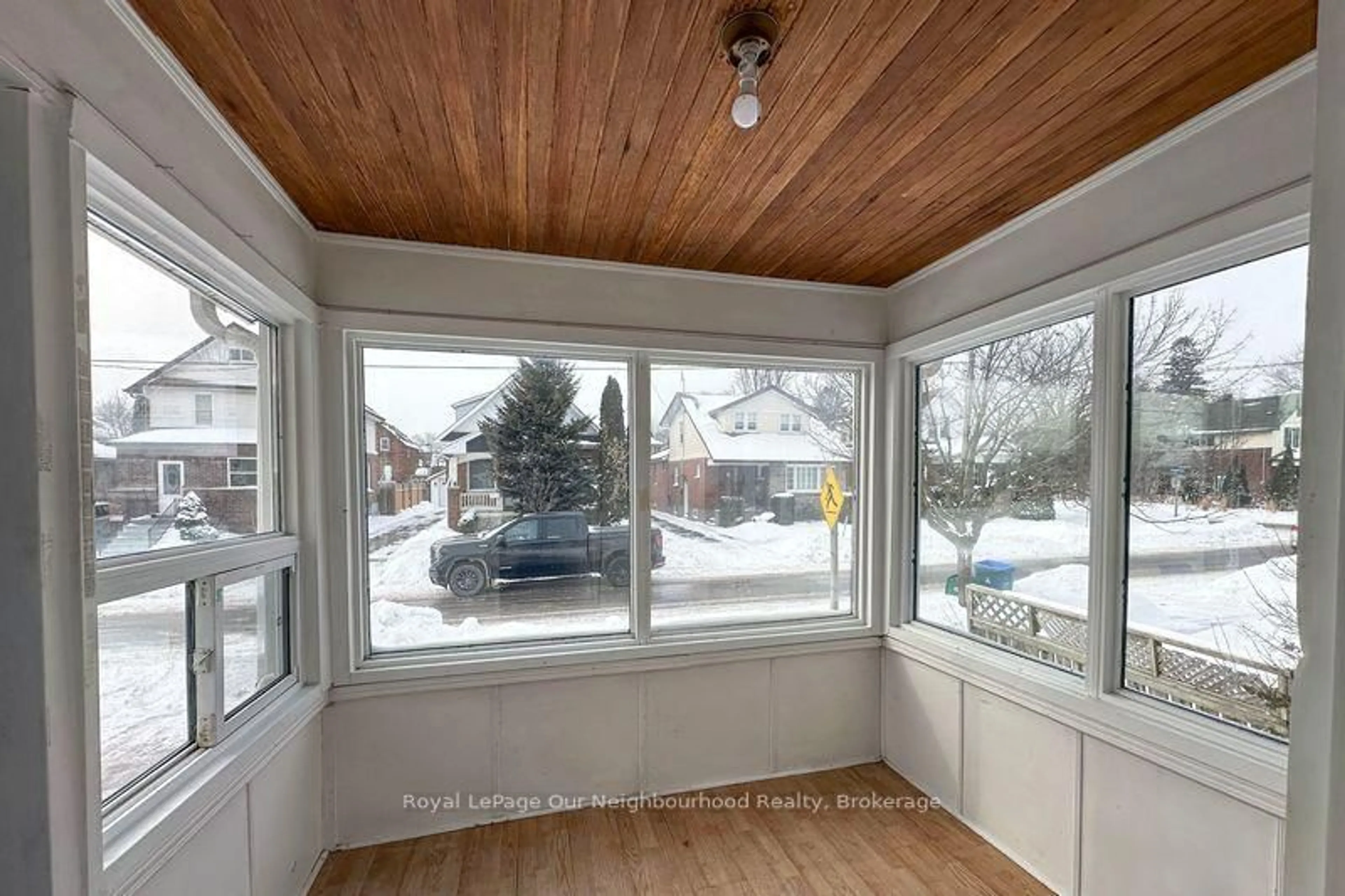 Unknown for 65 Gladstone Ave, Oshawa Ontario L1J 4E4