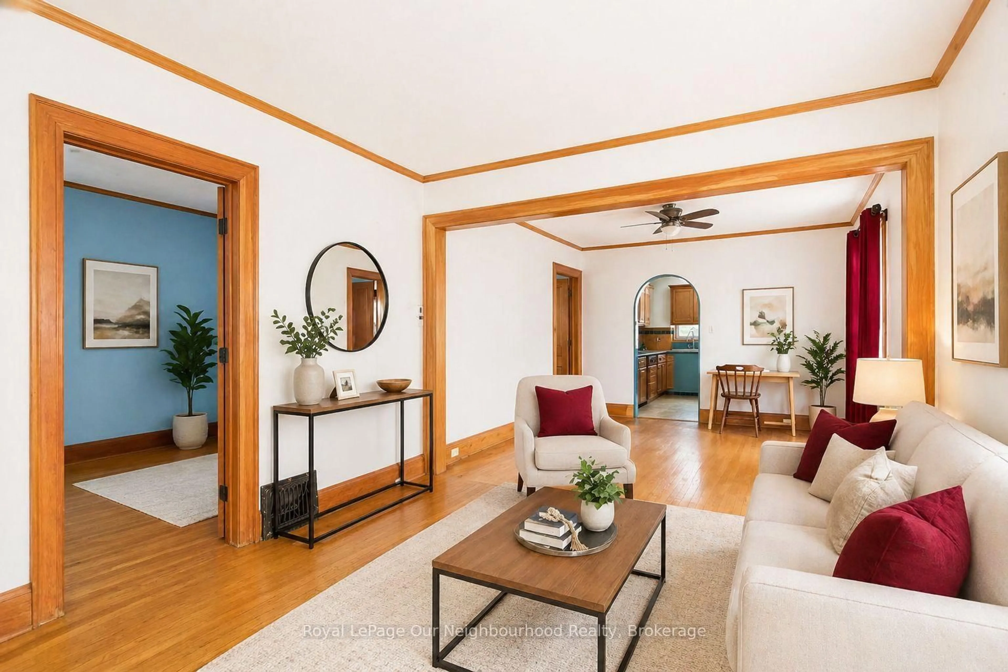 Living room with furniture, wood/laminate floor for 65 Gladstone Ave, Oshawa Ontario L1J 4E4