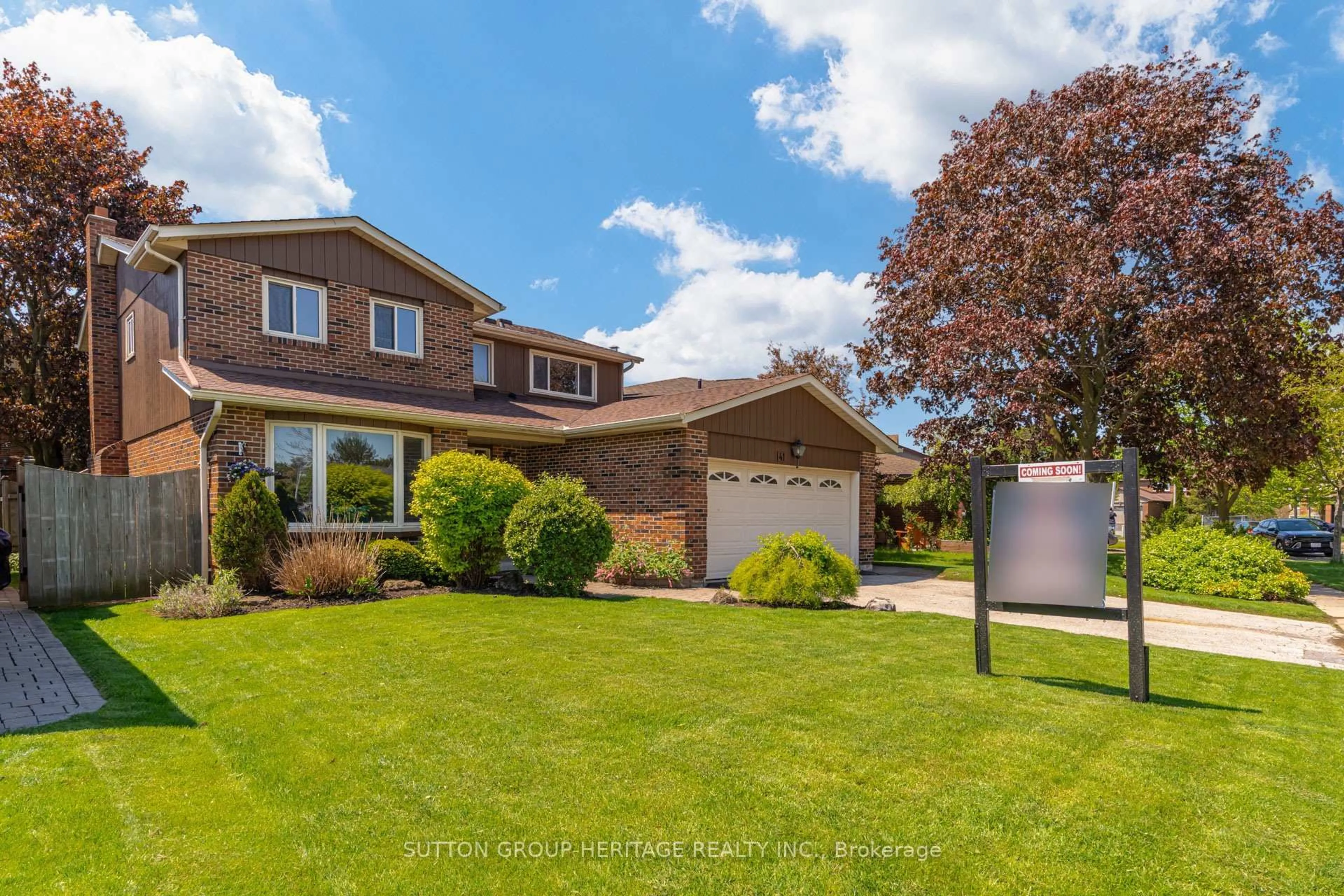 Home with vinyl exterior material, street for 41 Carter Cres, Whitby Ontario L1N 6C3