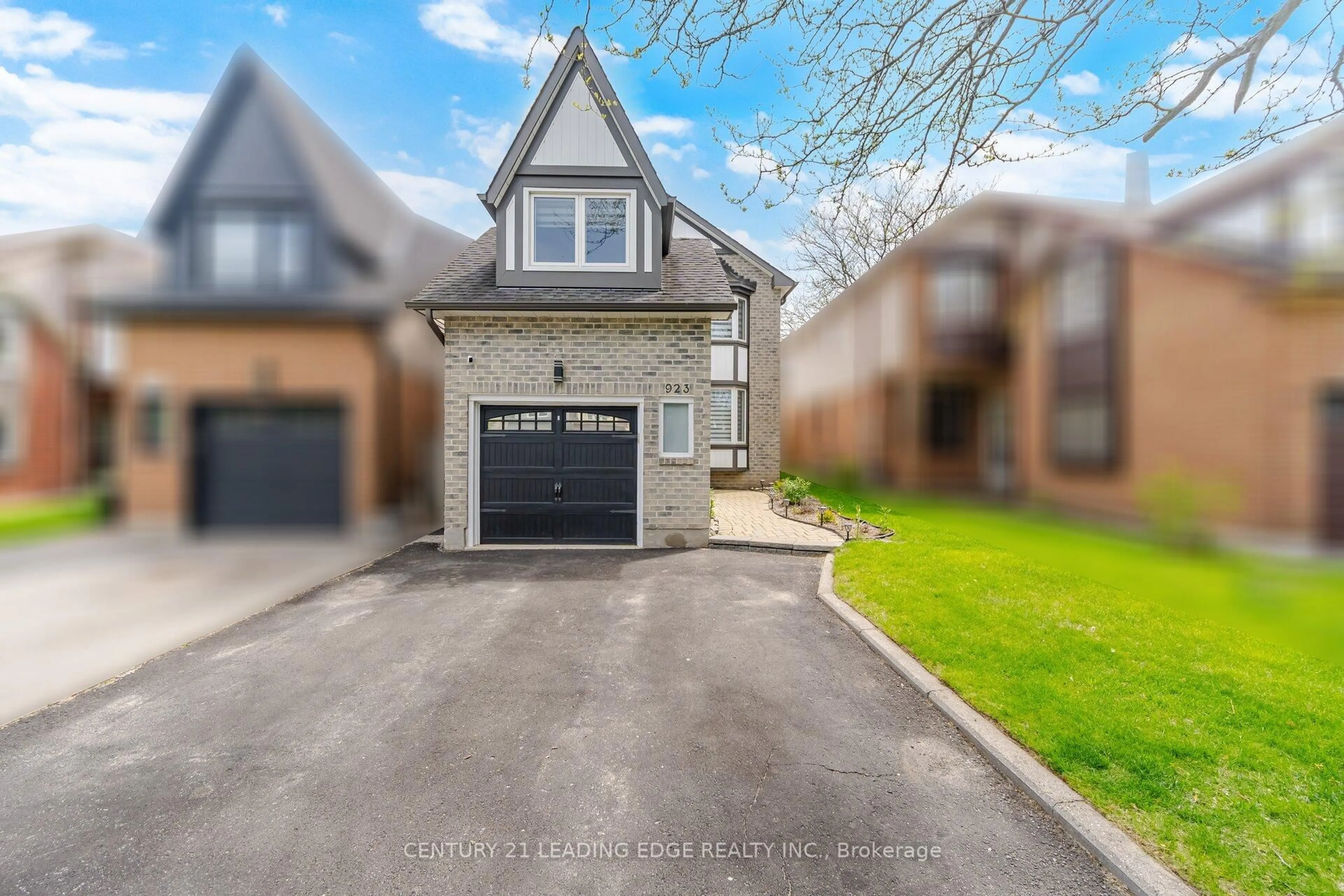 Unknown for 923 Redbird Cres, Pickering Ontario L1V 5K8