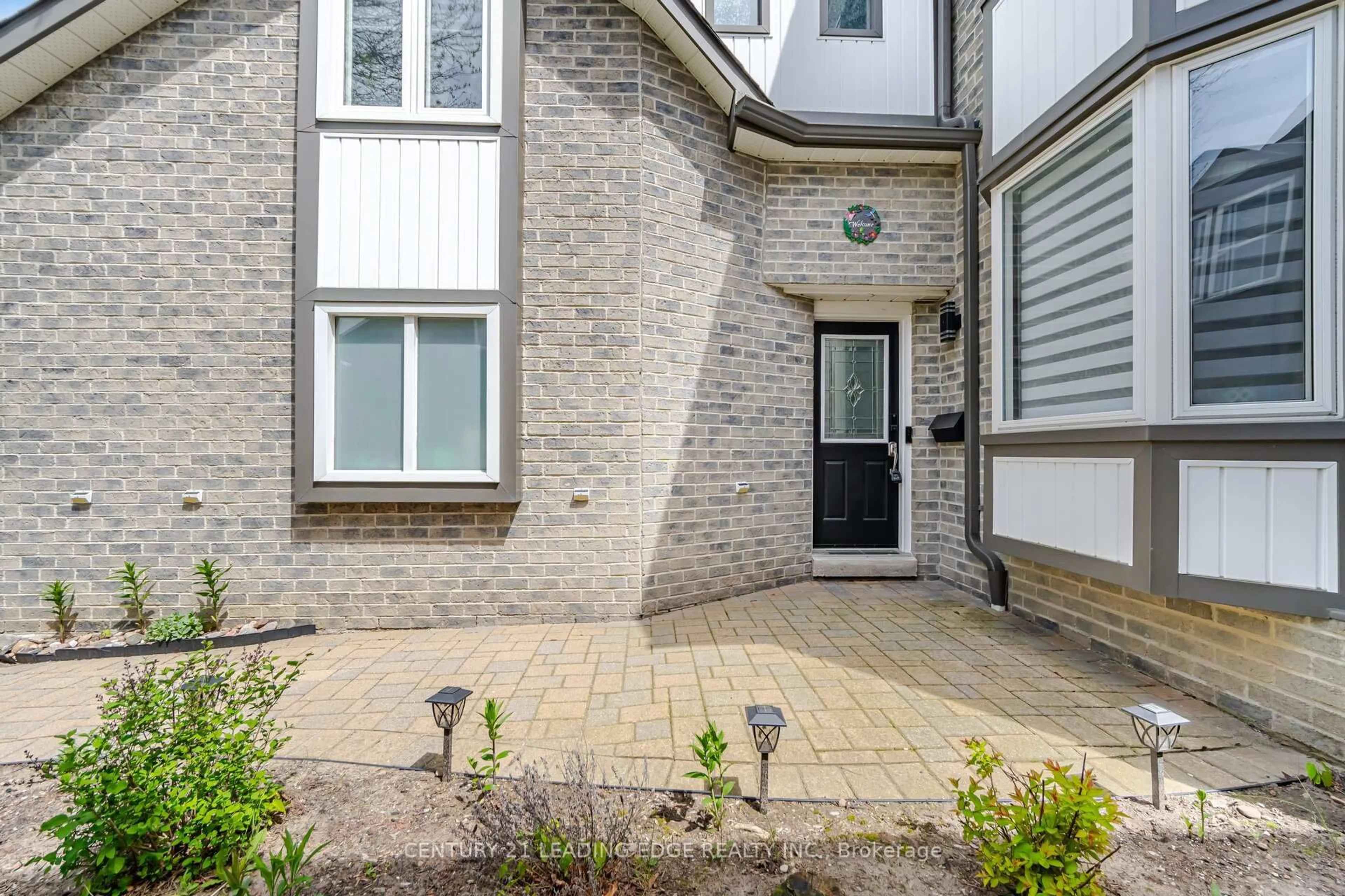 Unknown for 923 Redbird Cres, Pickering Ontario L1V 5K8