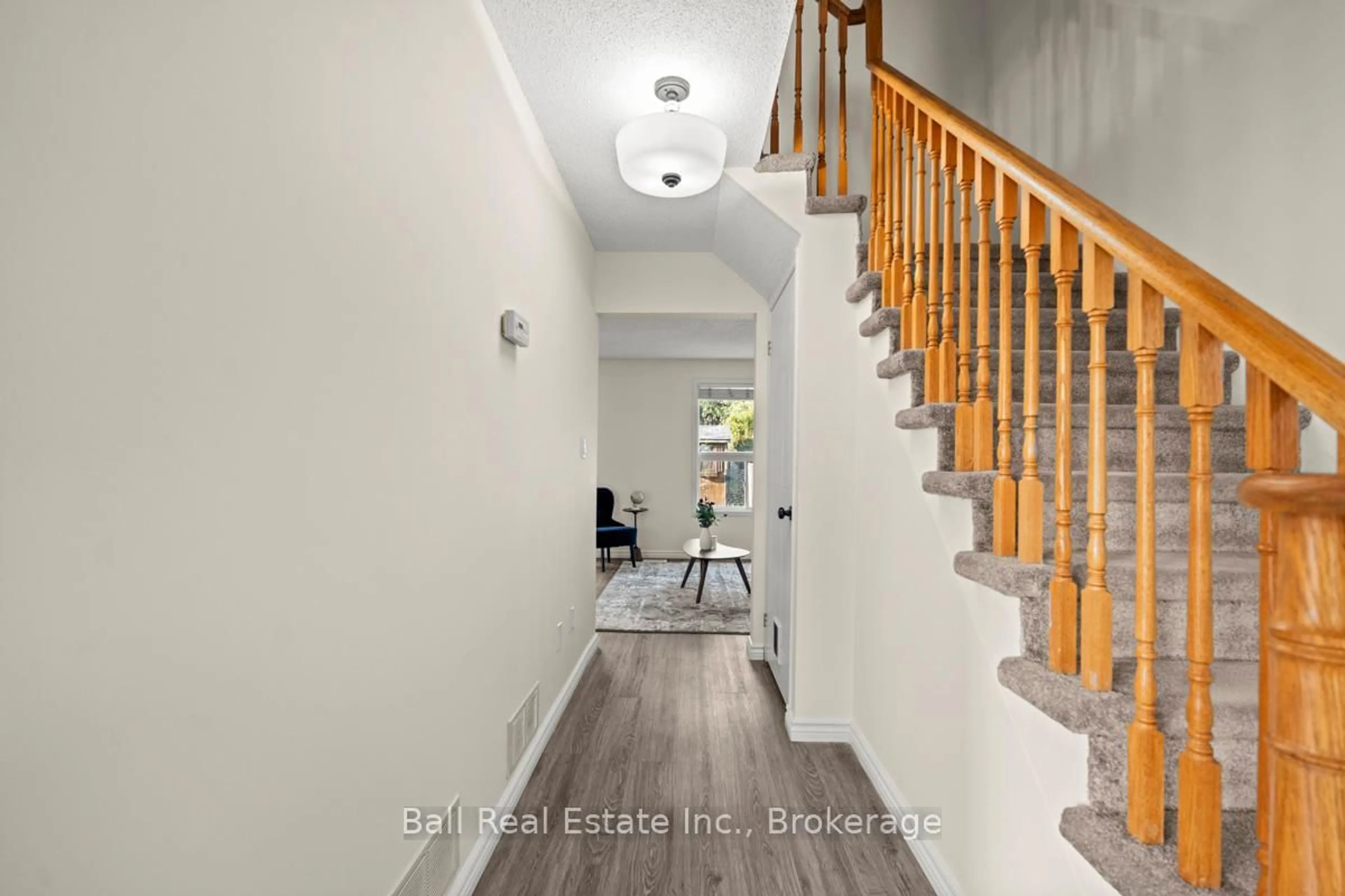 Indoor entryway for 1040 Snowberry St, Oshawa Ontario L1K 2H9