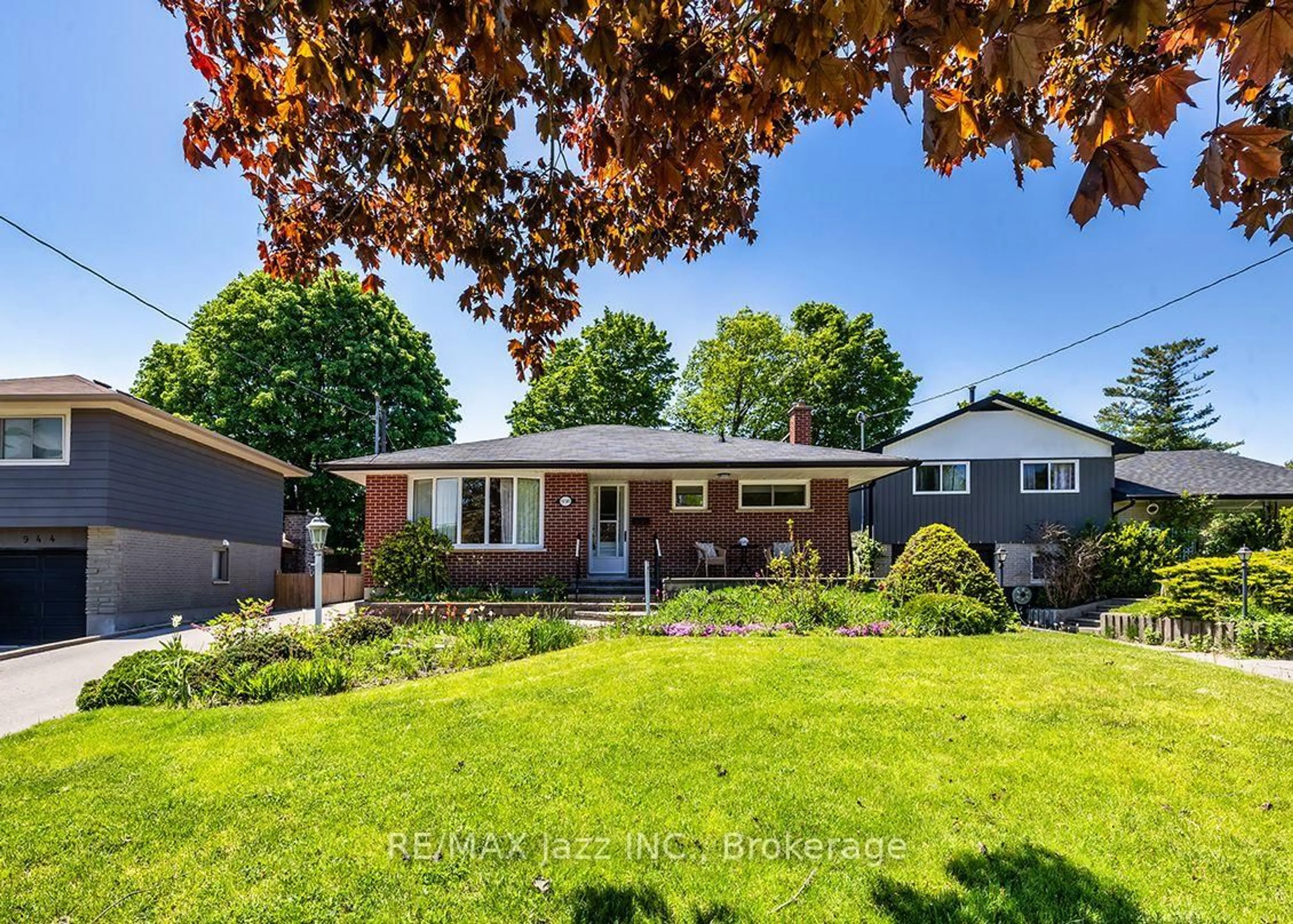 Unknown for 950 Mary St, Oshawa Ontario L1G 5G8