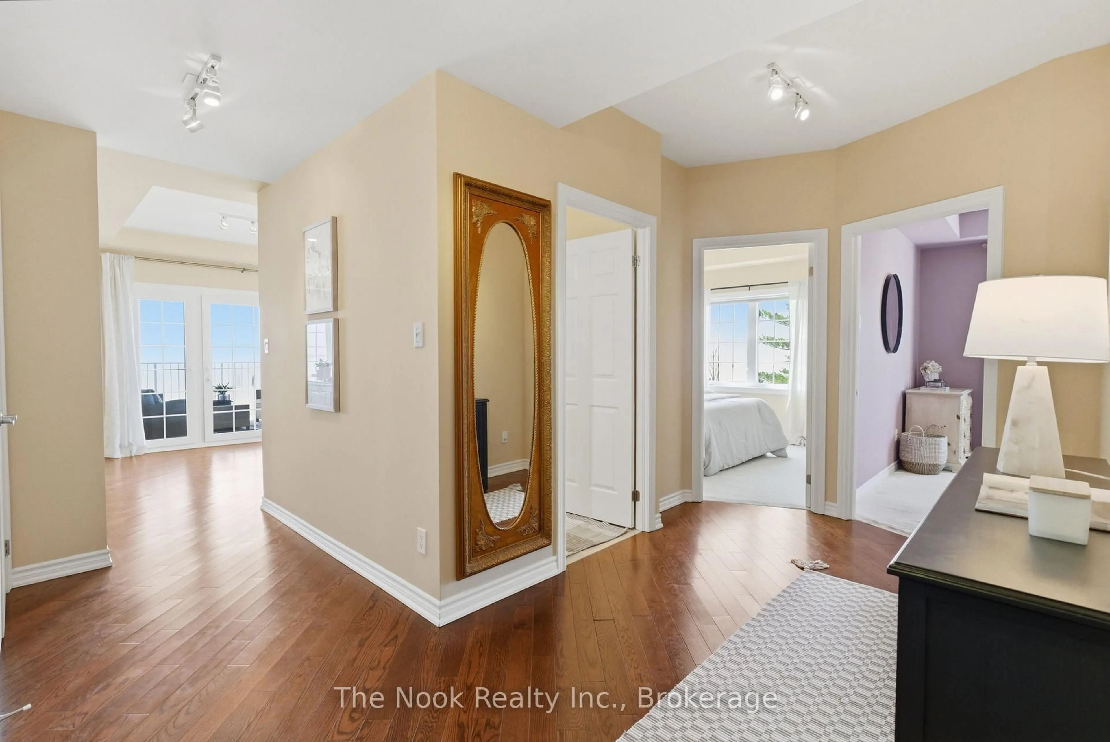 Indoor entryway for 395 Lakebreeze Dr #201, Clarington Ontario L1B 0A5