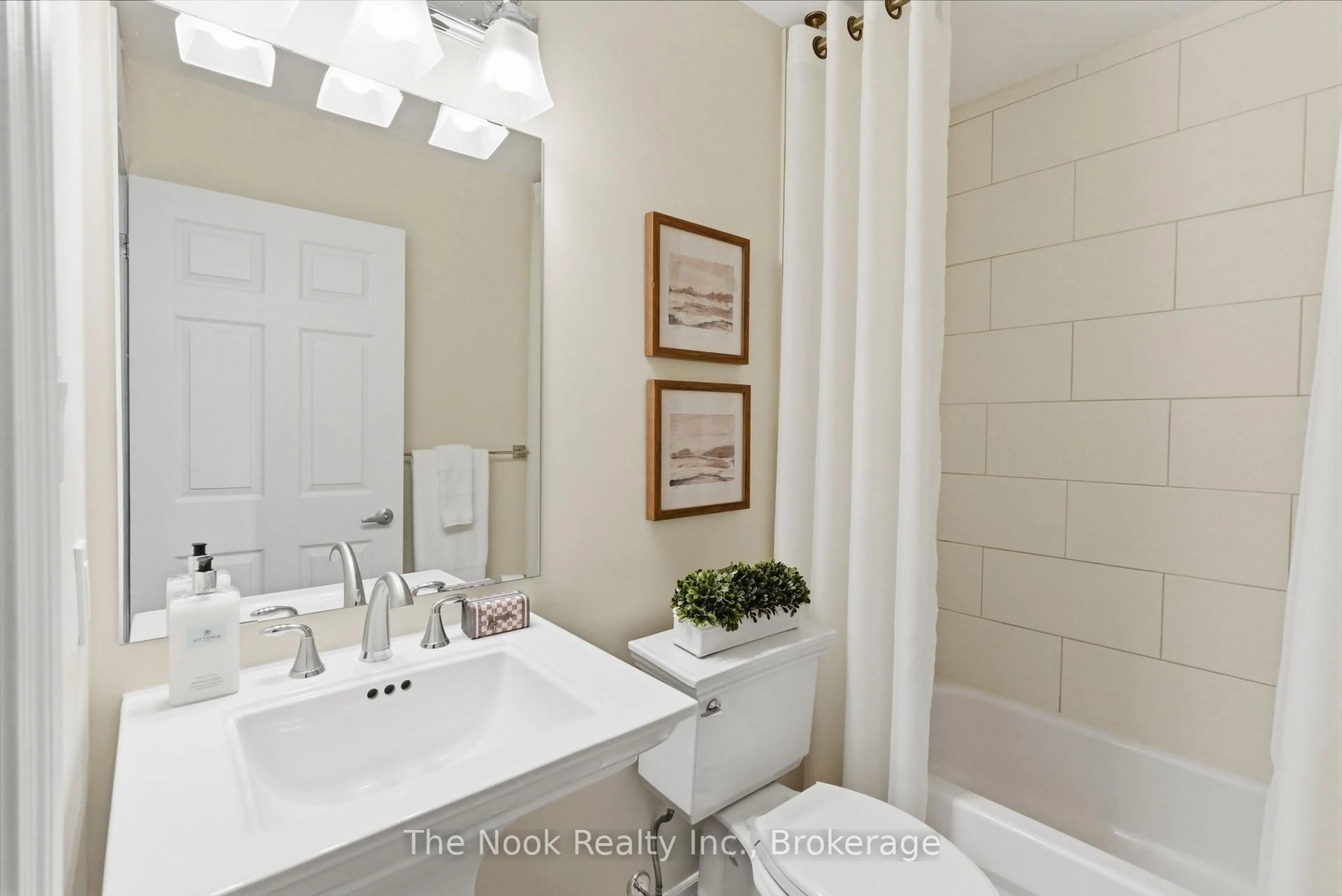Standard bathroom, ceramic/tile floor for 395 Lakebreeze Dr #201, Clarington Ontario L1B 0A5