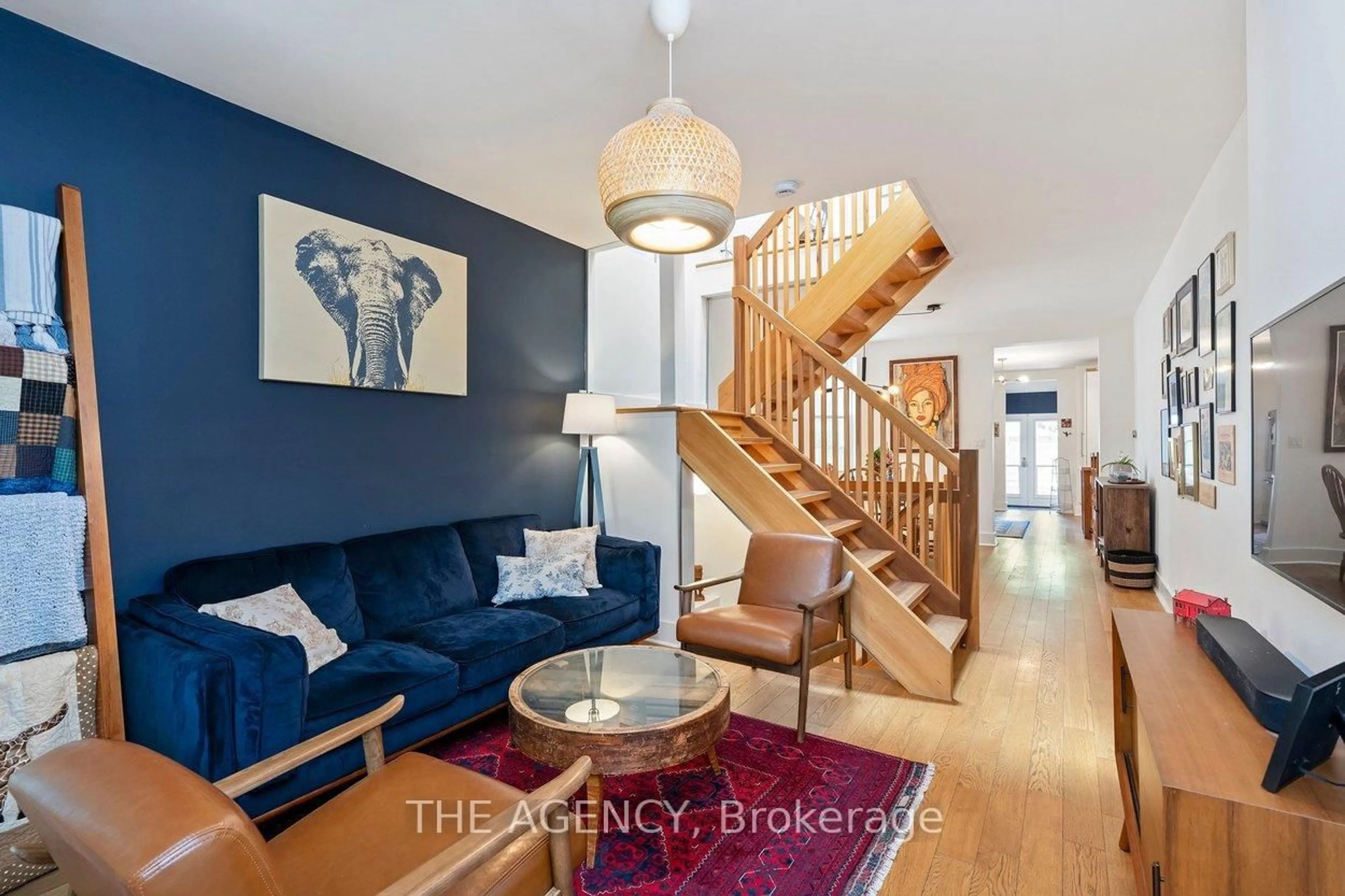 Indoor entryway for 110 Hastings Ave, Toronto Ontario M4L 2L2