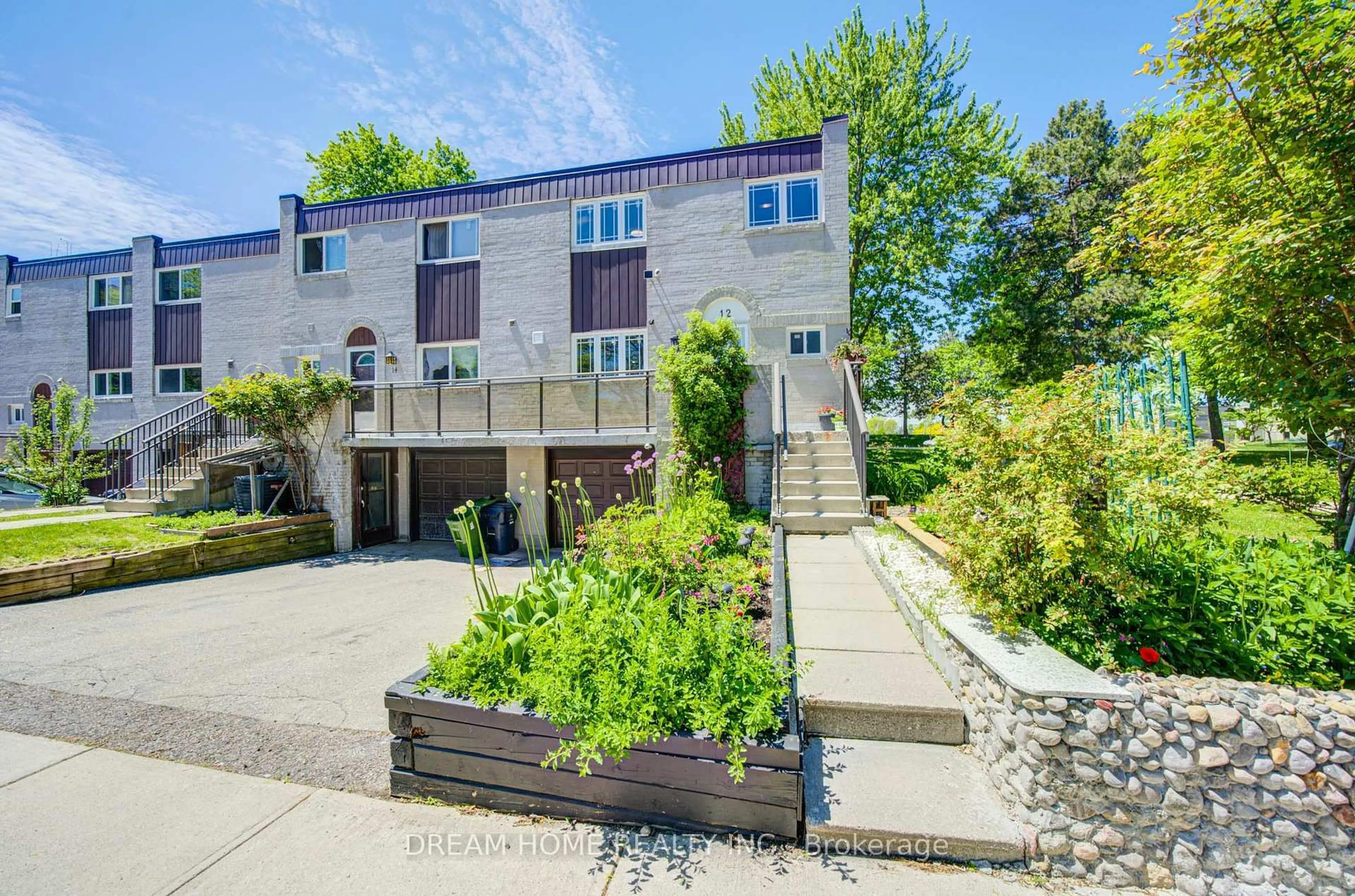 A pic from outside/outdoor area/front of a property/back of a property/a pic from drone, street for 12 Bonis Ave, Toronto Ontario M1T 2V1