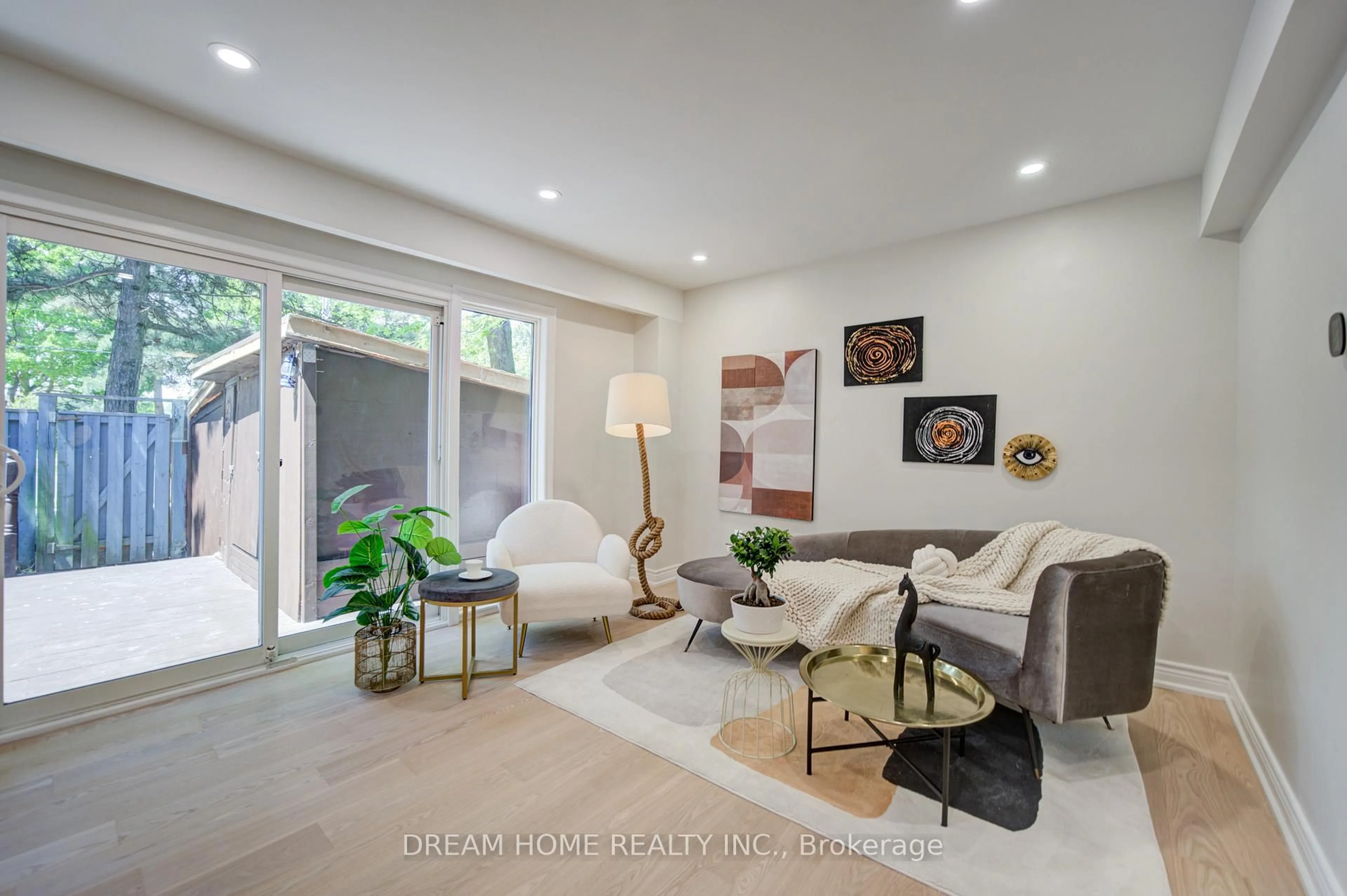 Living room with furniture, unknown for 12 Bonis Ave, Toronto Ontario M1T 2V1