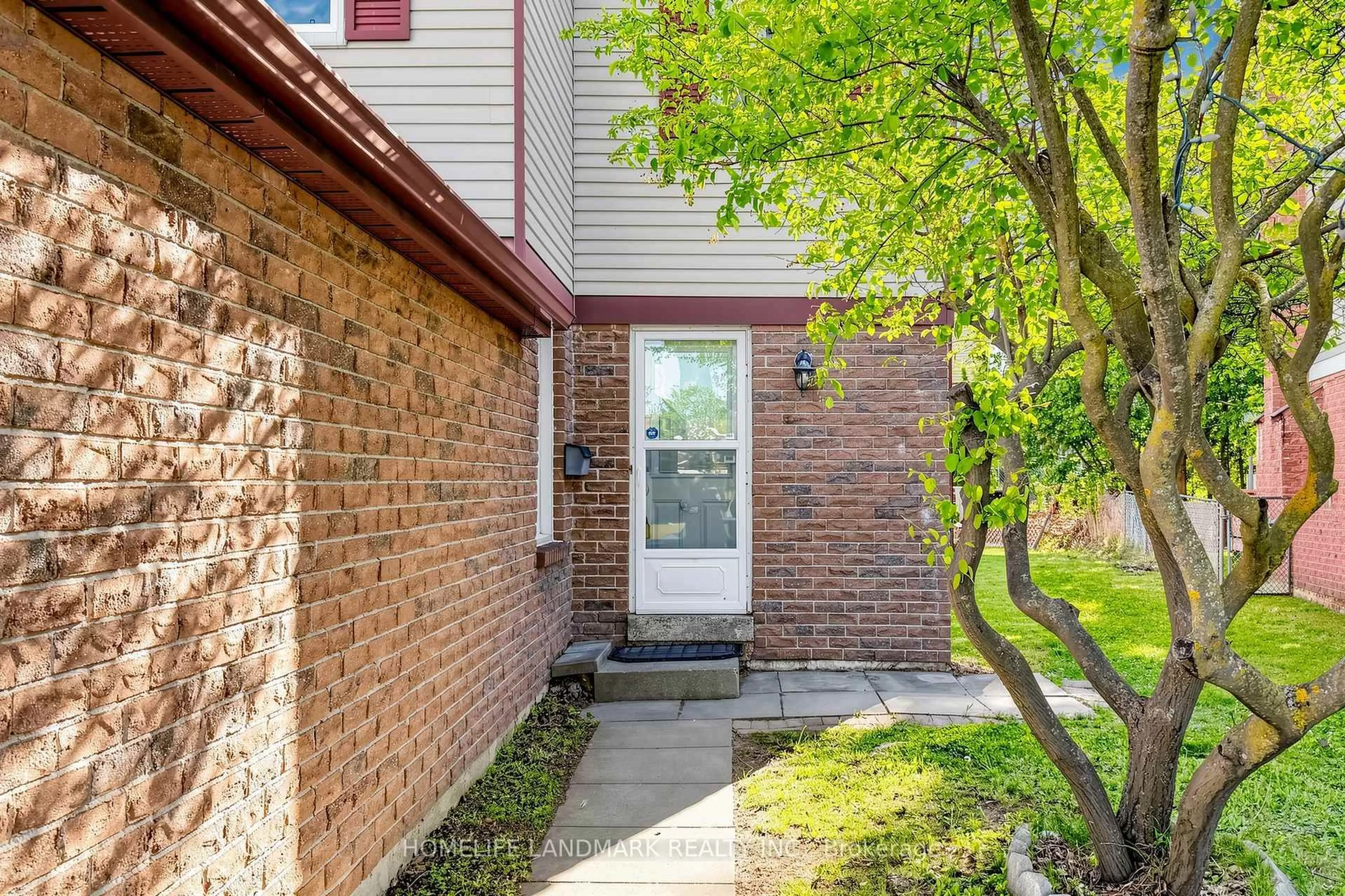 Home with brick exterior material, street for 37 Treetops Crt, Toronto Ontario M1V 2B9