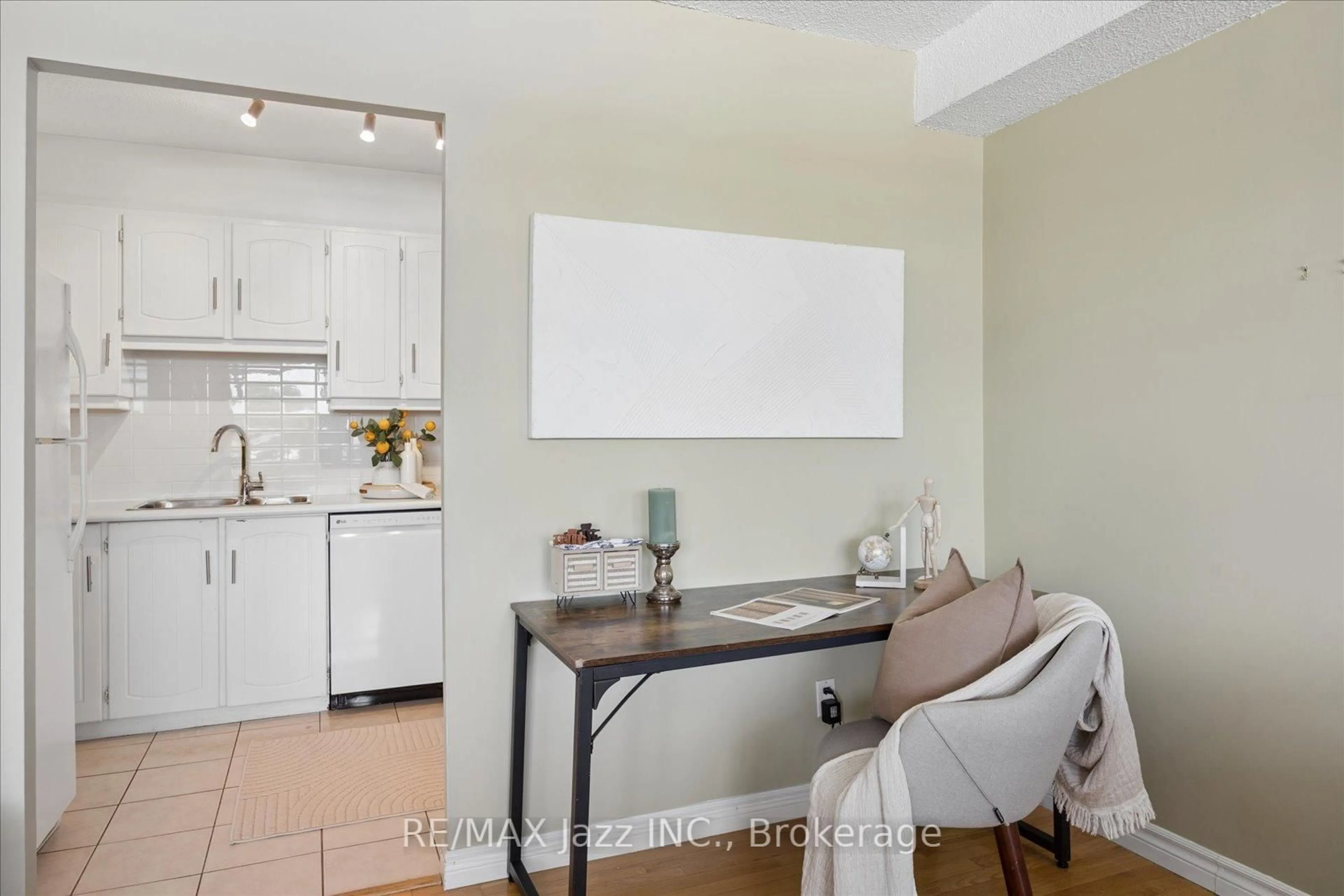Unknown for 55 William St #511, Oshawa Ontario L1G 7C9