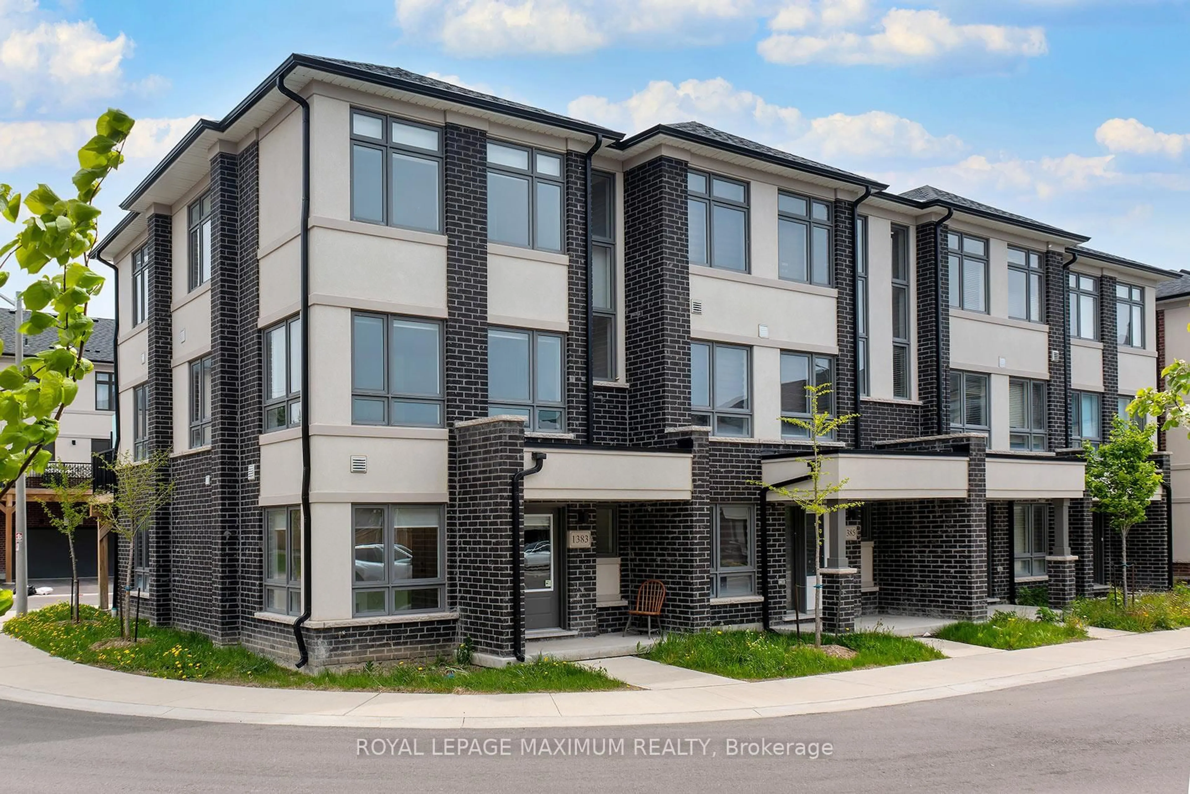 Home with brick exterior material, unknown for 1383 Brandenton Path, Oshawa Ontario L1K 1A9