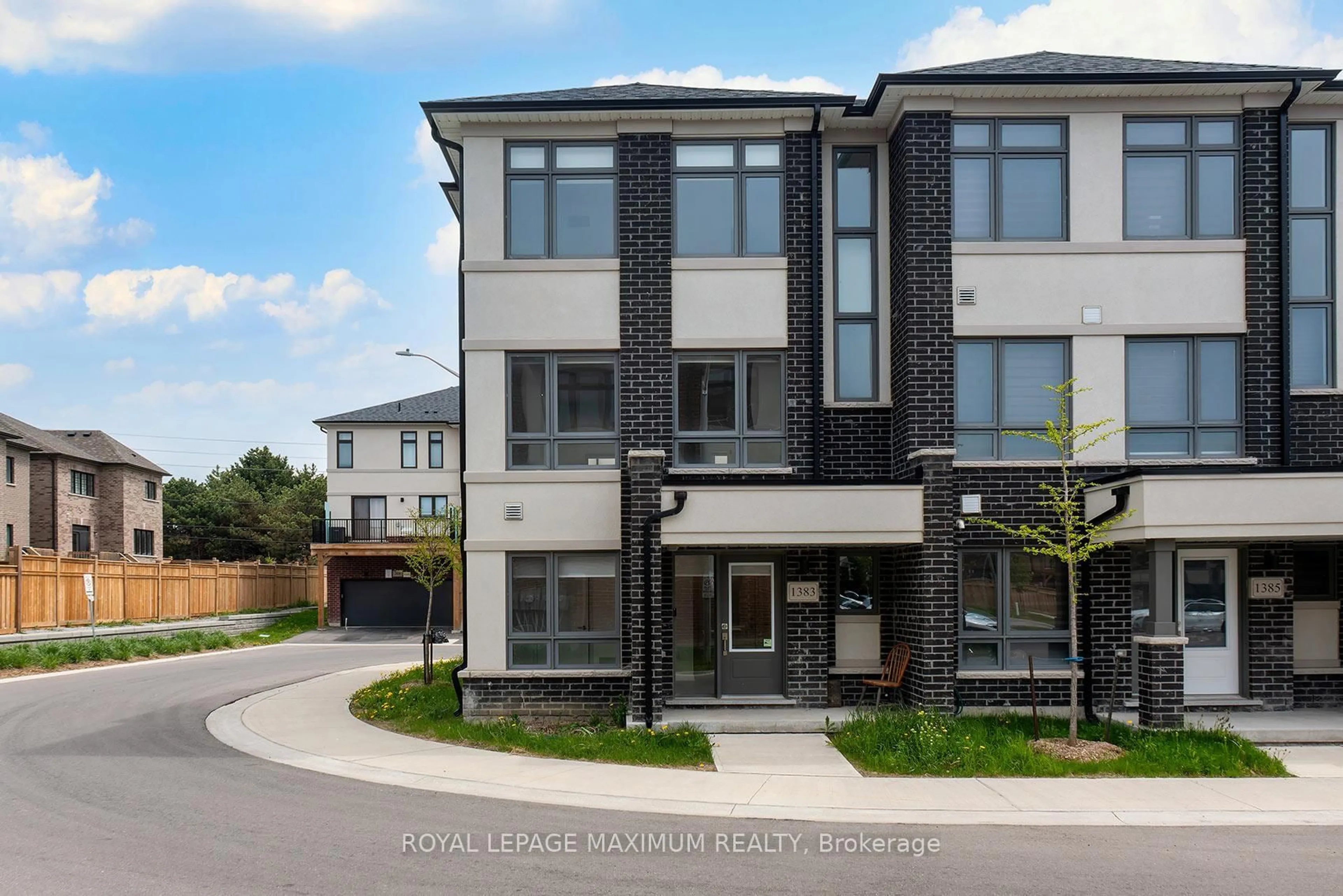 Home with brick exterior material, street for 1383 Brandenton Path, Oshawa Ontario L1K 1A9