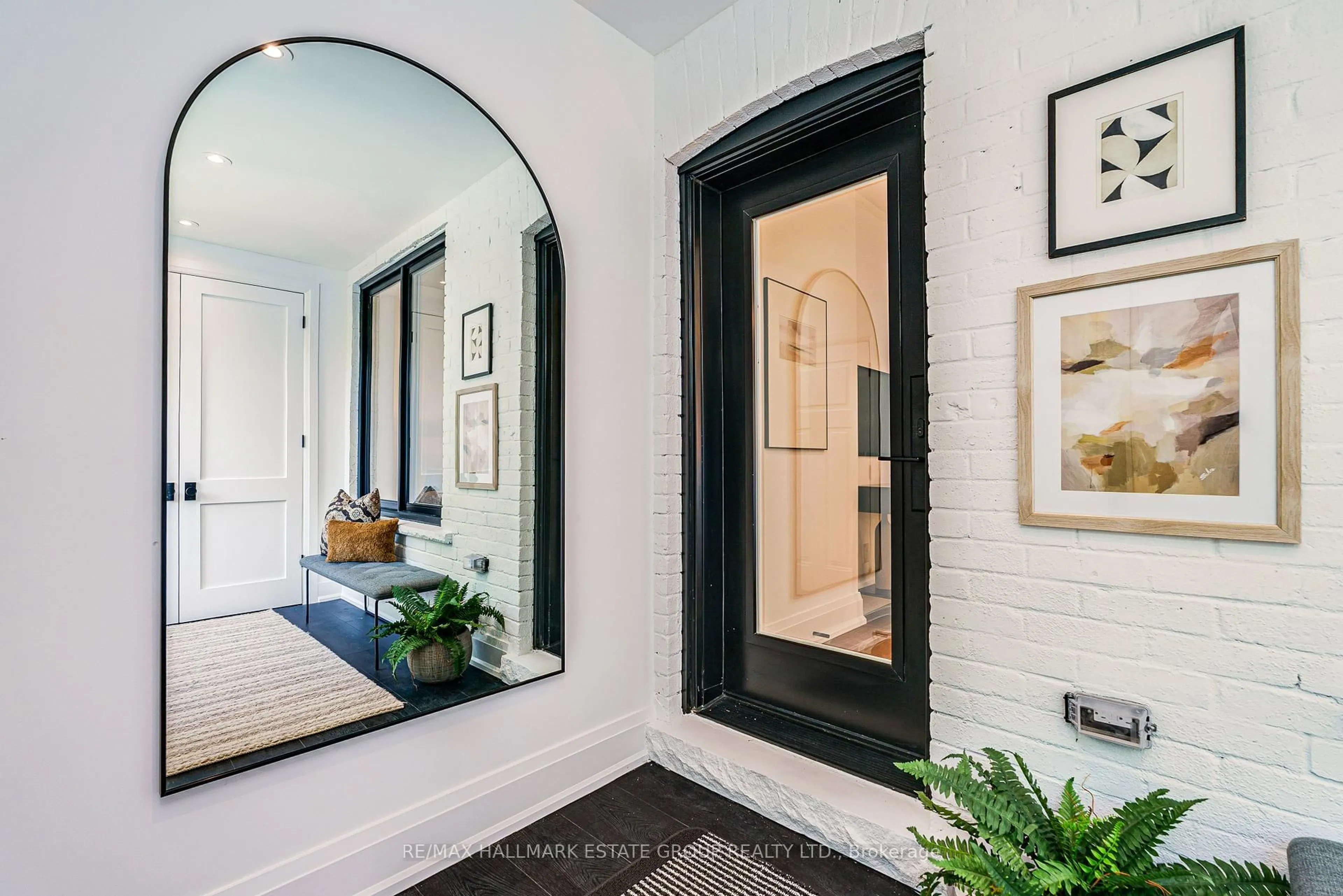 Indoor entryway for 54 Sproat Ave, Toronto Ontario M4M 1W4