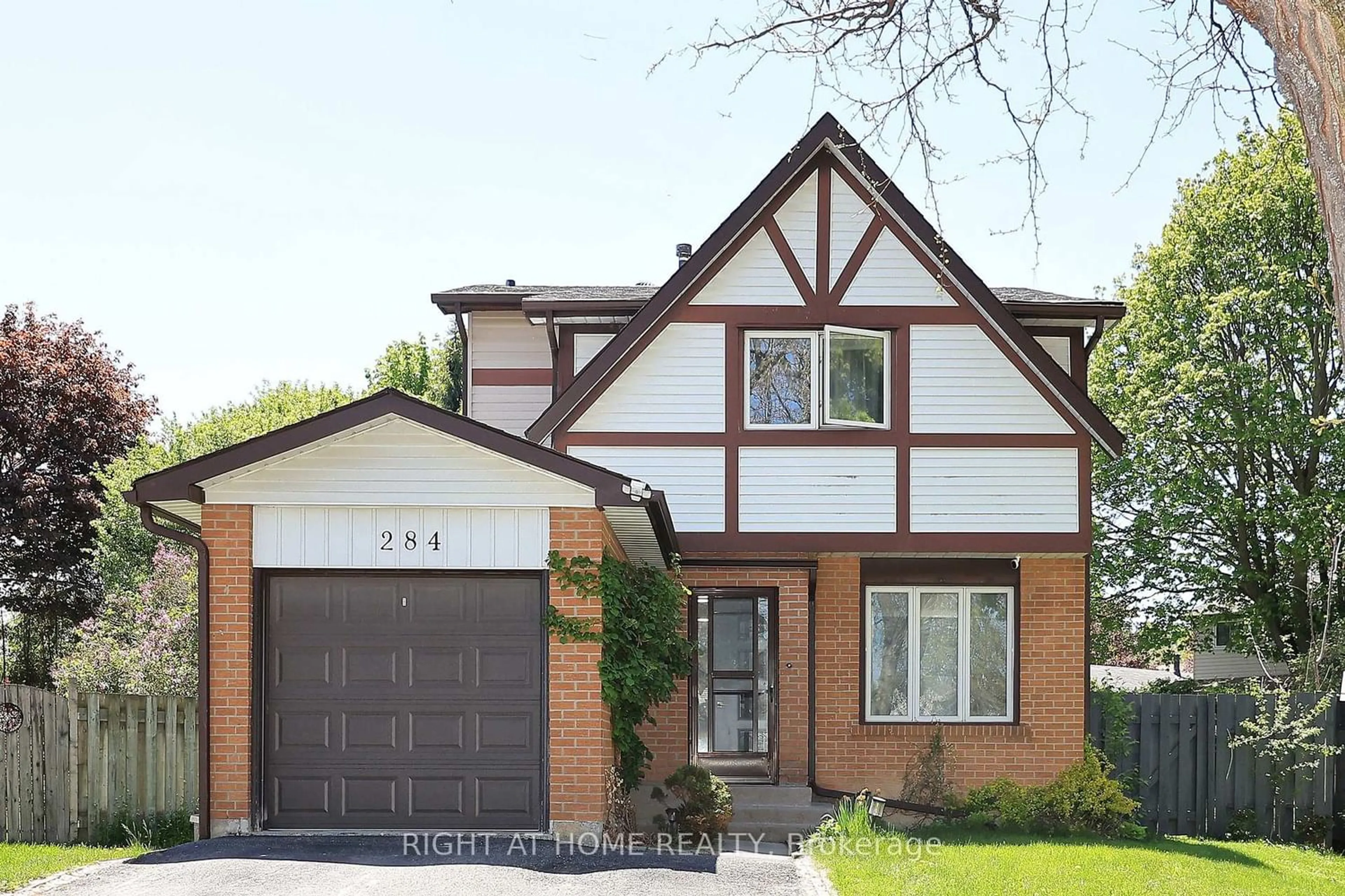 Home with brick exterior material, street for 284 Belfast Crt, Oshawa Ontario L1J 6K7