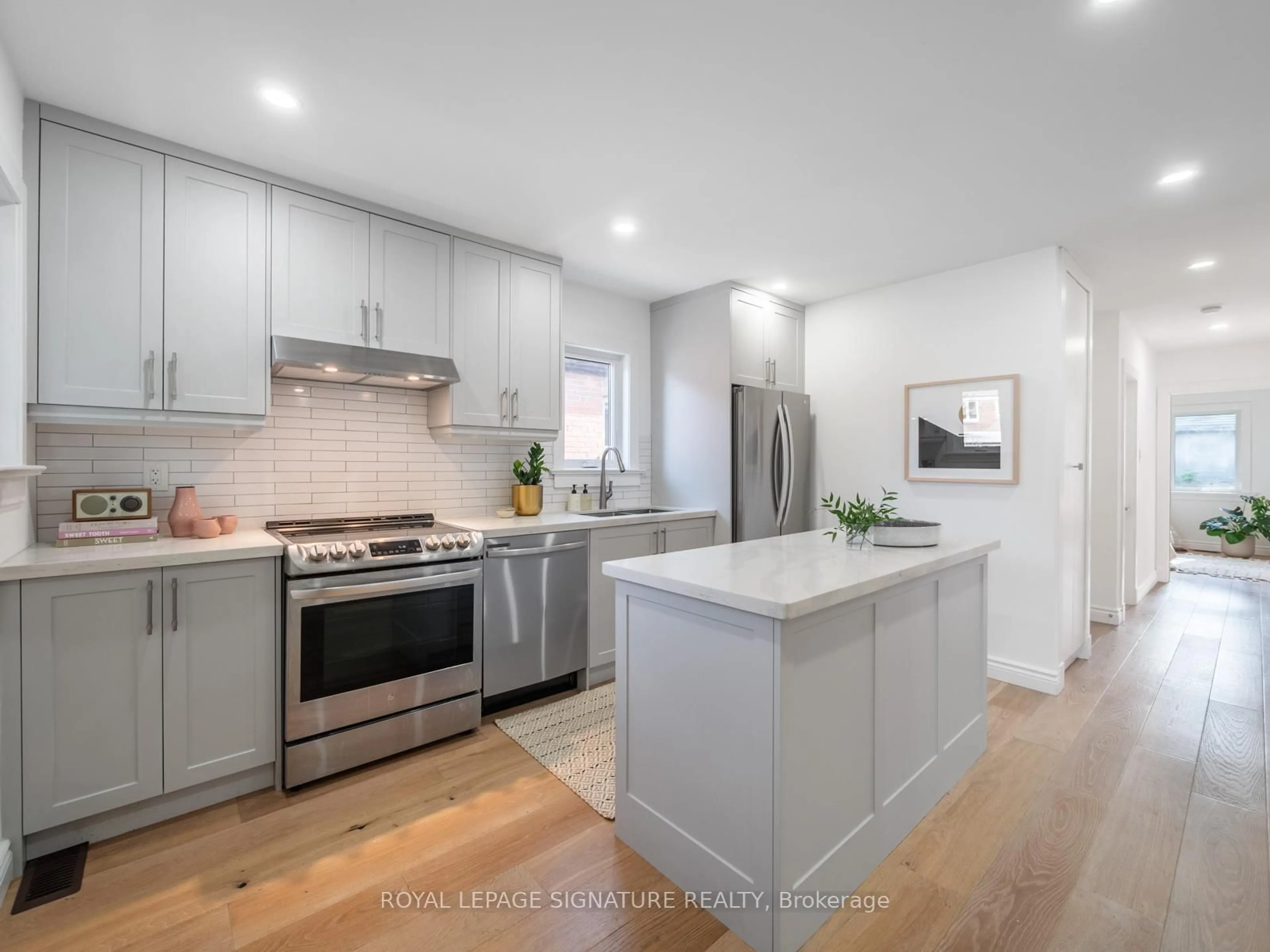 Open concept kitchen, unknown for 316 Blantyre Ave, Toronto Ontario M1N 2S7