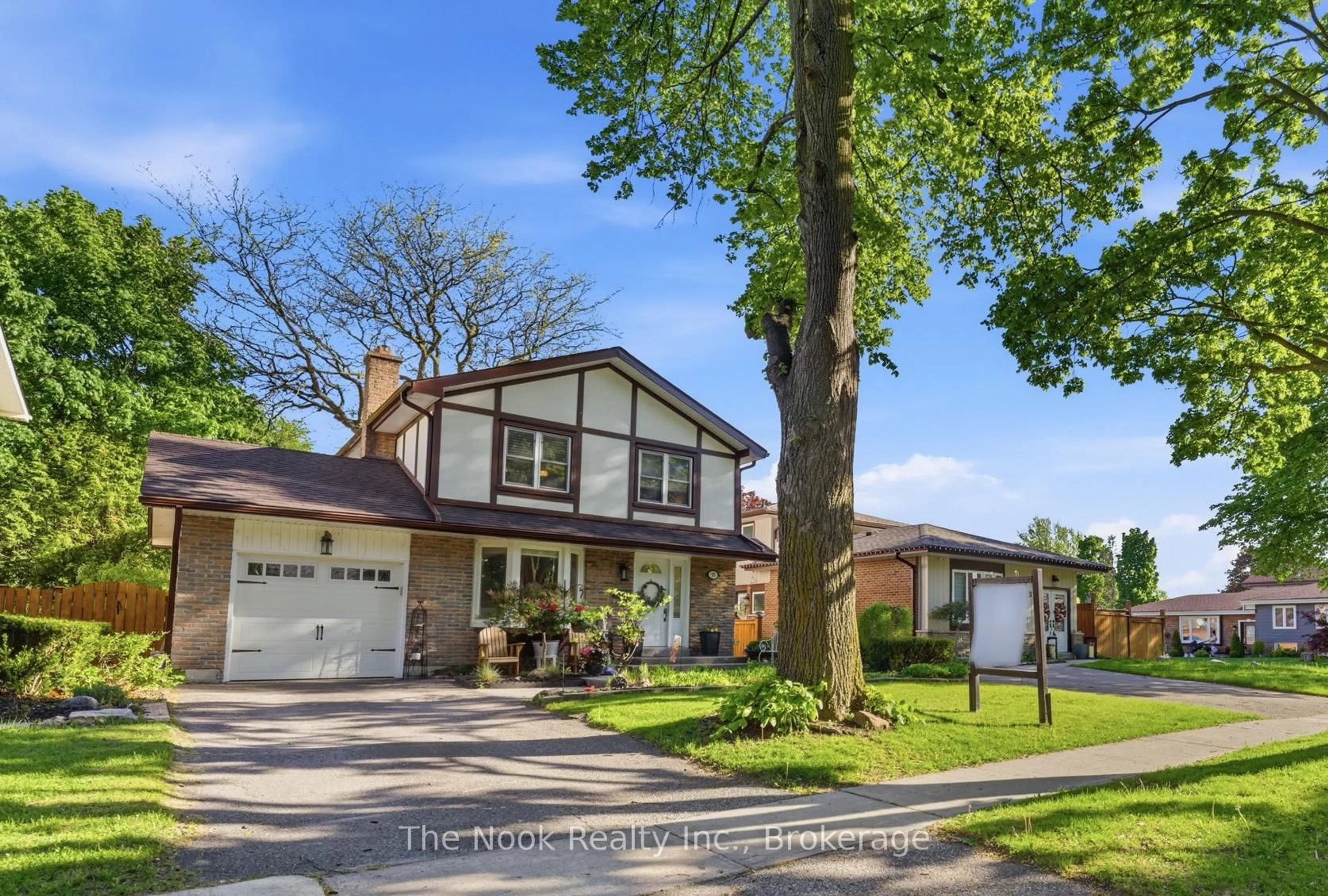 Home with vinyl exterior material, street for 35 Michael Blvd, Whitby Ontario L1N 5P6