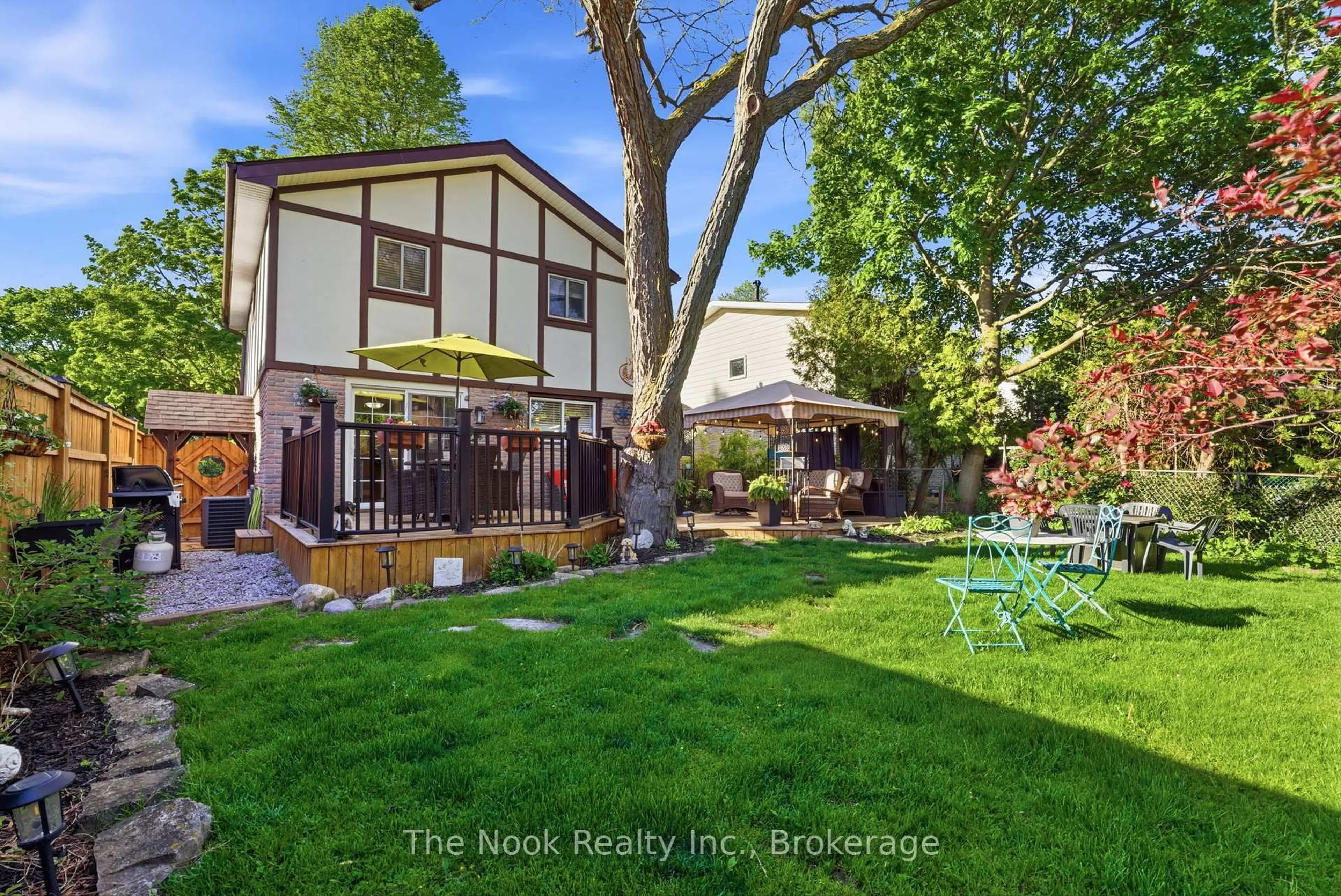 Patio, street for 35 Michael Blvd, Whitby Ontario L1N 5P6