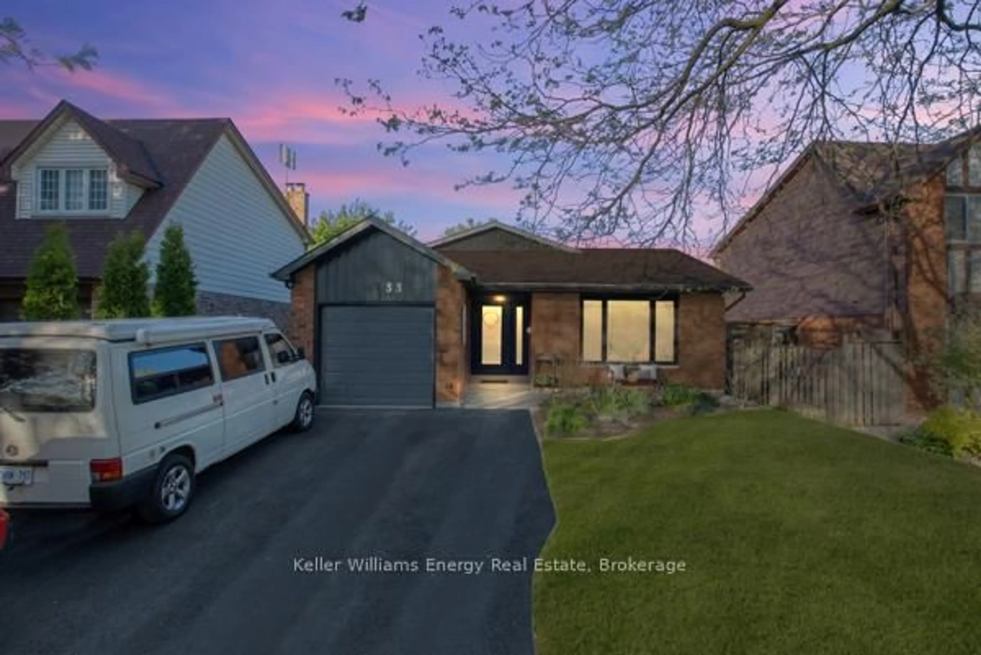 Unknown for 33 Renfield Cres, Whitby Ontario L1P 1B2