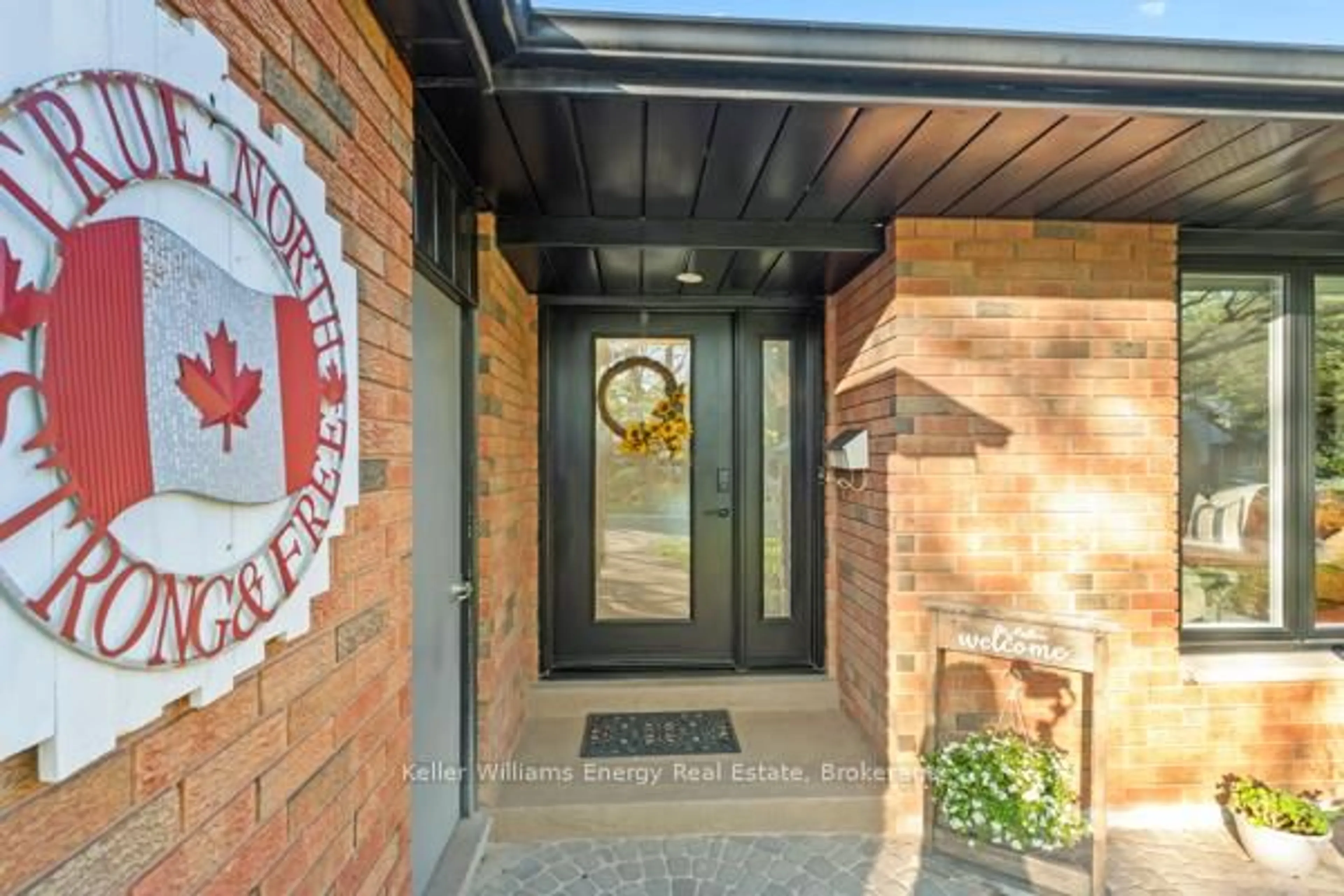 Unknown for 33 Renfield Cres, Whitby Ontario L1P 1B2