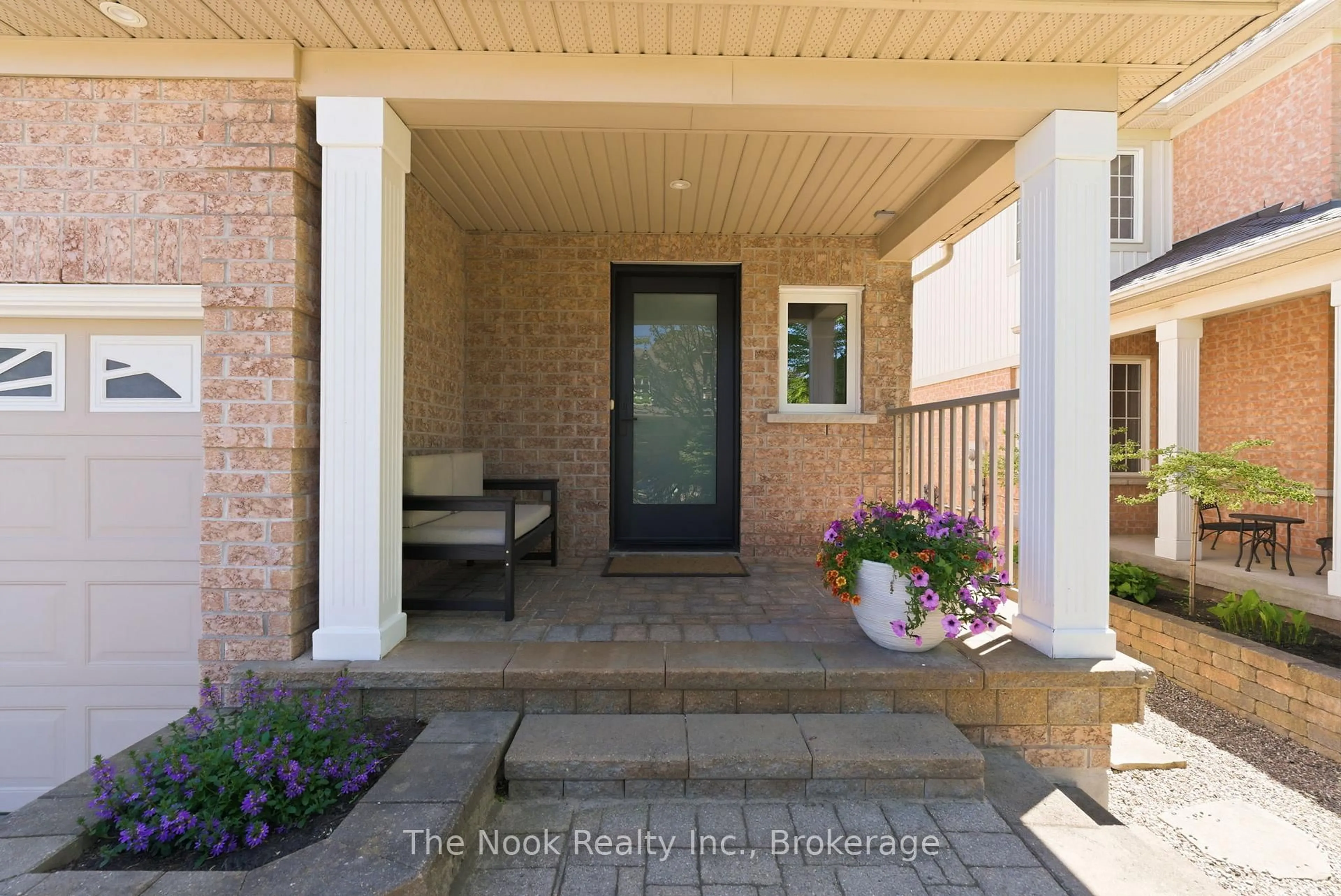 Indoor entryway for 149 Toscana Dr, Whitby Ontario L1R 2Z9