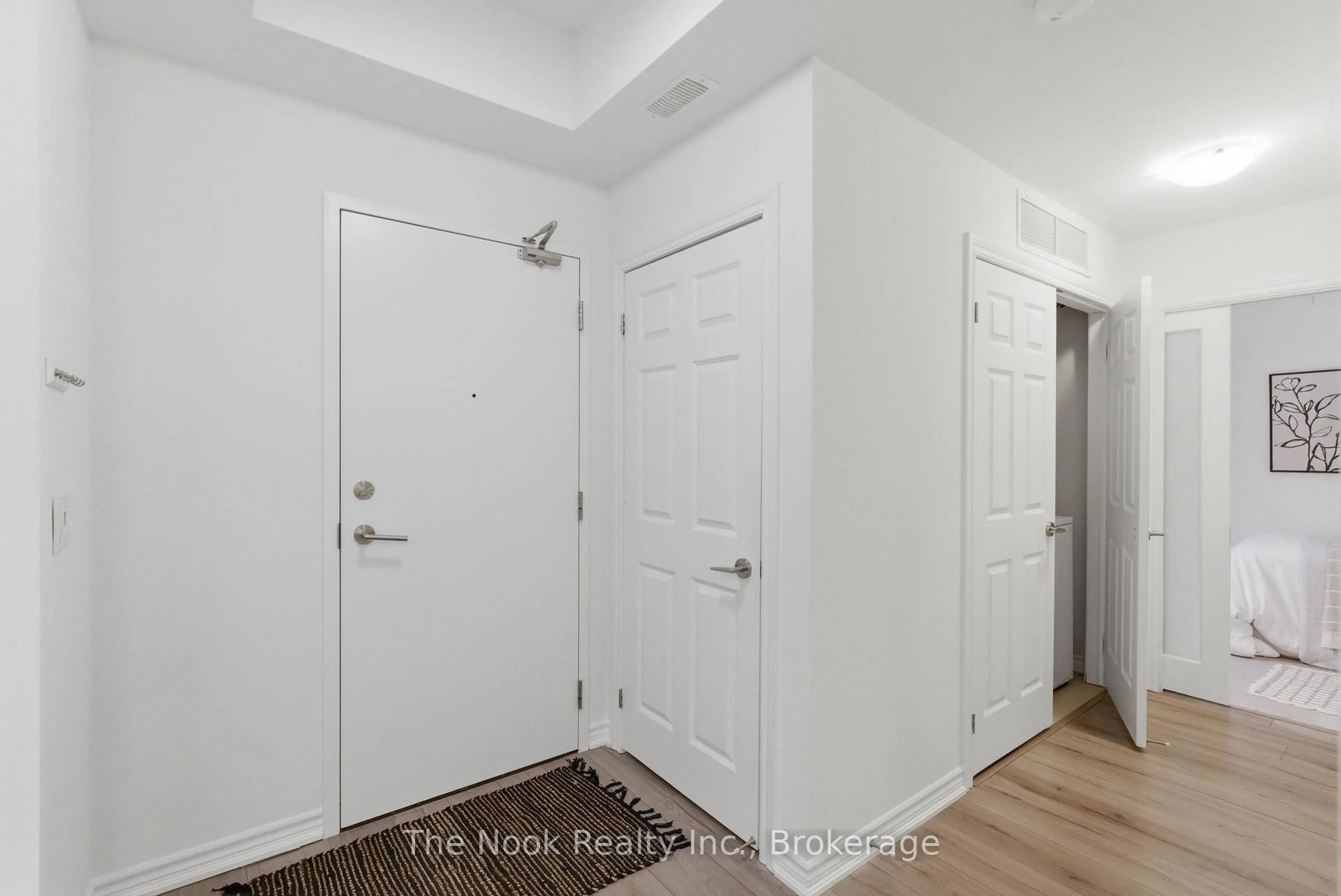 Indoor entryway for 670 Gordon St #101, Whitby Ontario L1N 0K9