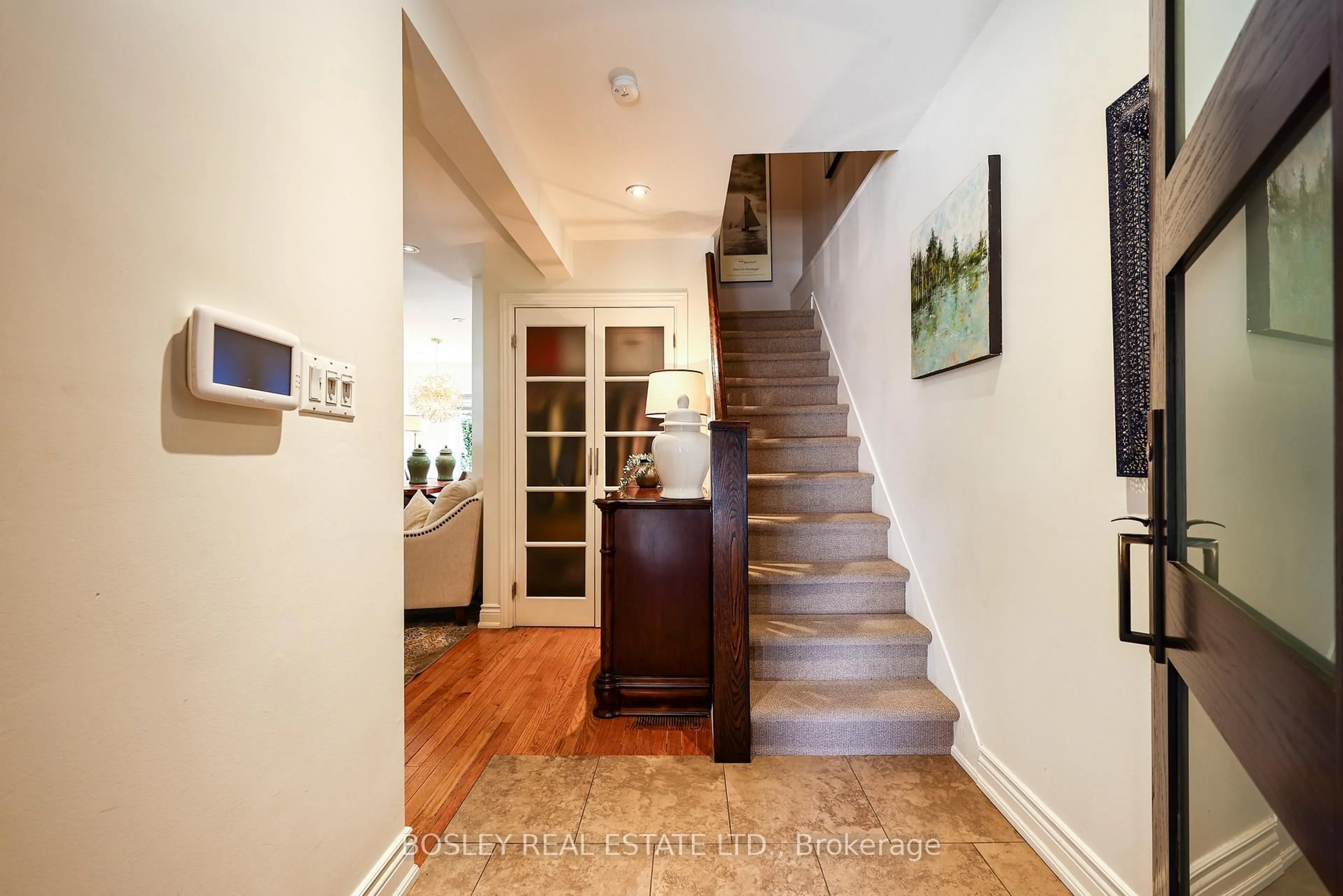 Indoor entryway for 81 Courcelette Rd, Toronto Ontario M1N 2T1