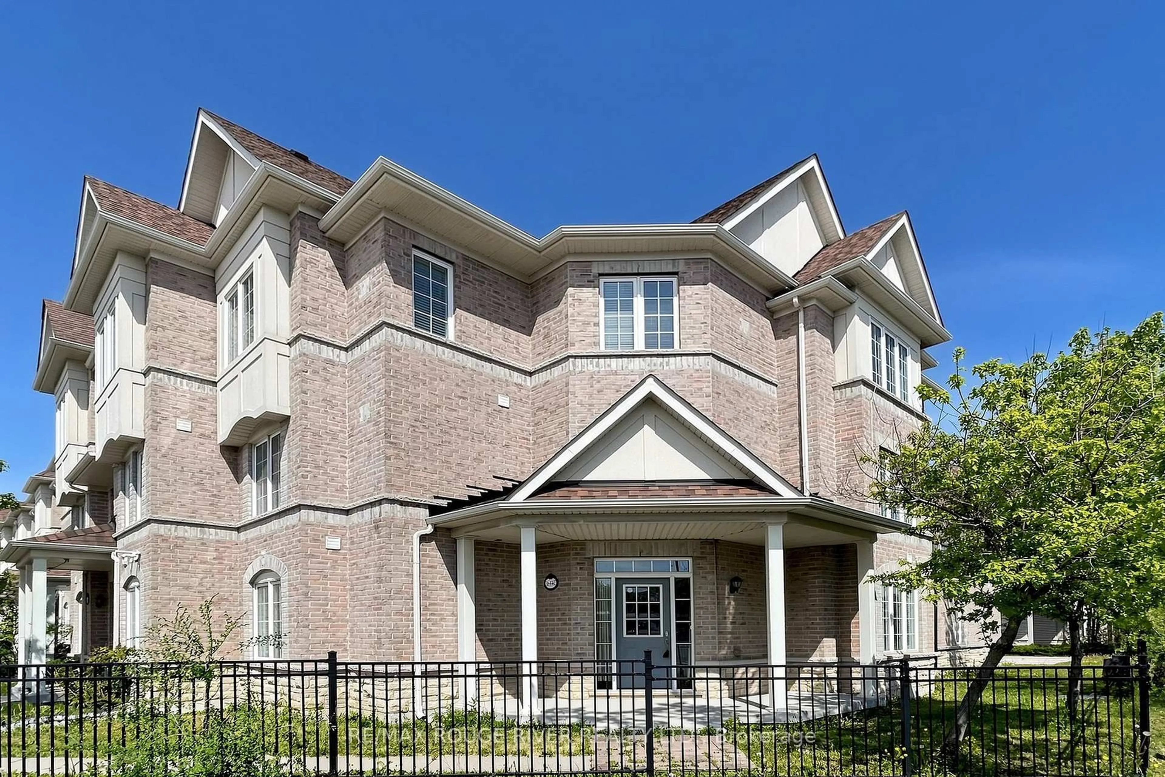 Home with brick exterior material, building for 3644C St Clair Ave, Toronto Ontario M1N 0A5