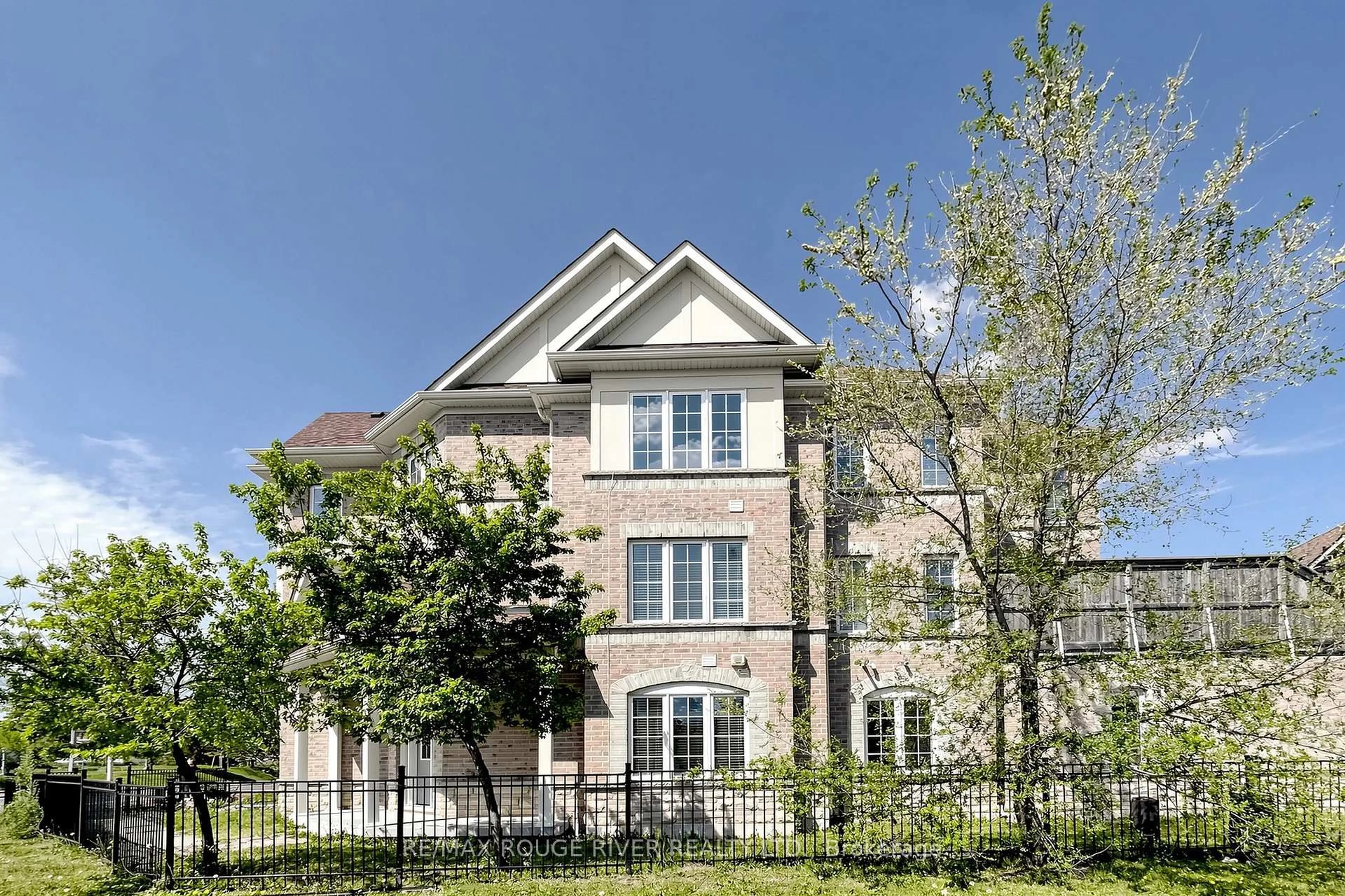 Home with brick exterior material, building for 3644C St Clair Ave, Toronto Ontario M1N 0A5