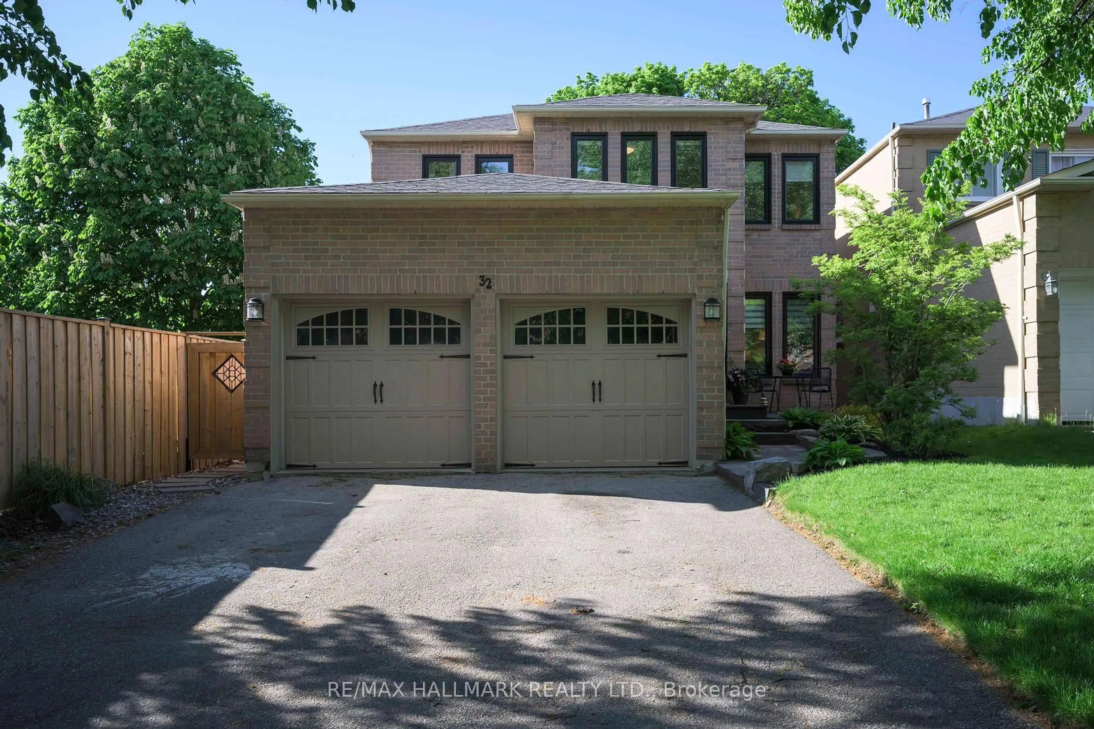 Unknown for 32 Locker Dr, Ajax Ontario L1T 3K8