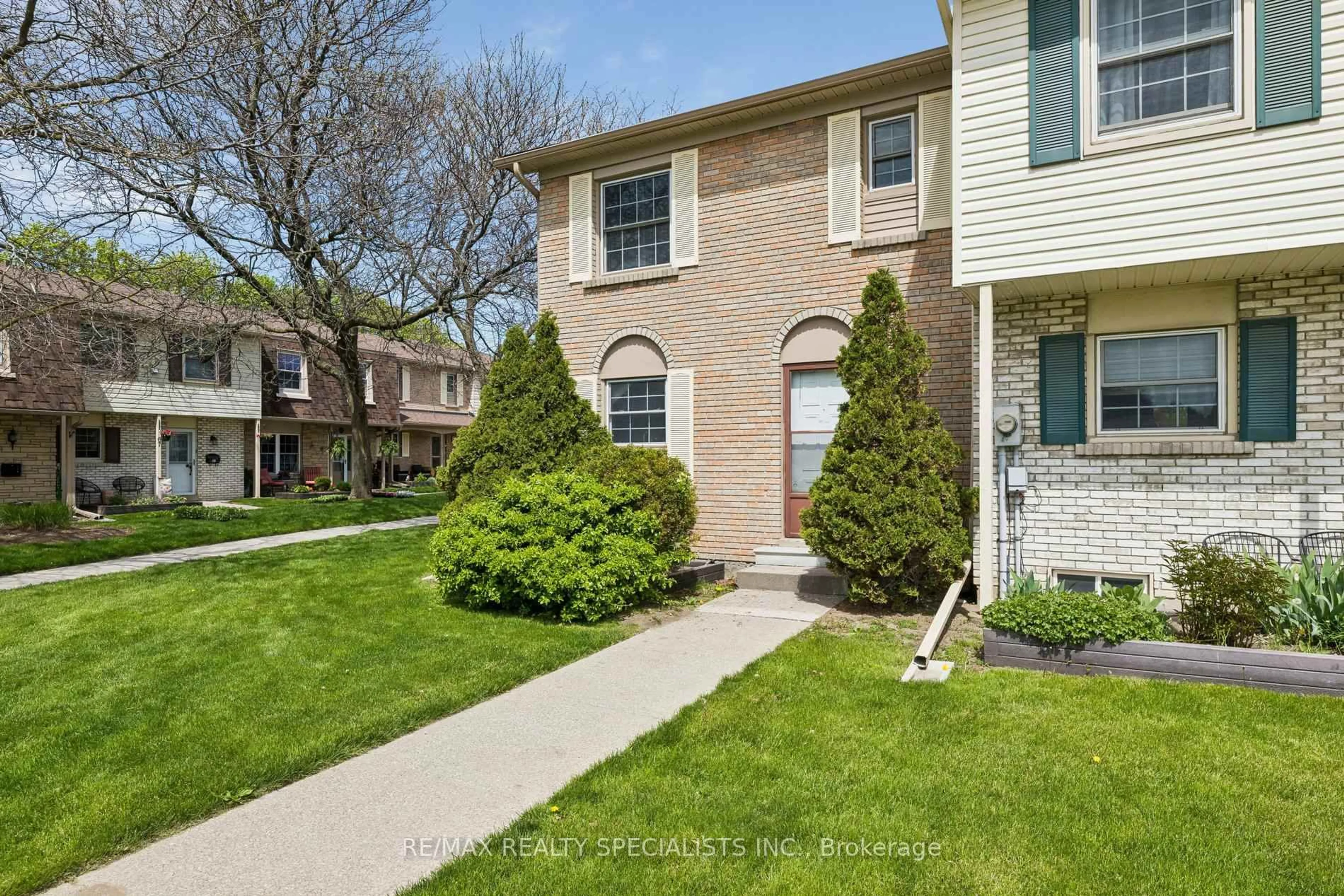 Unknown for 580 Eyer Dr #72, Pickering Ontario L1W 3B7