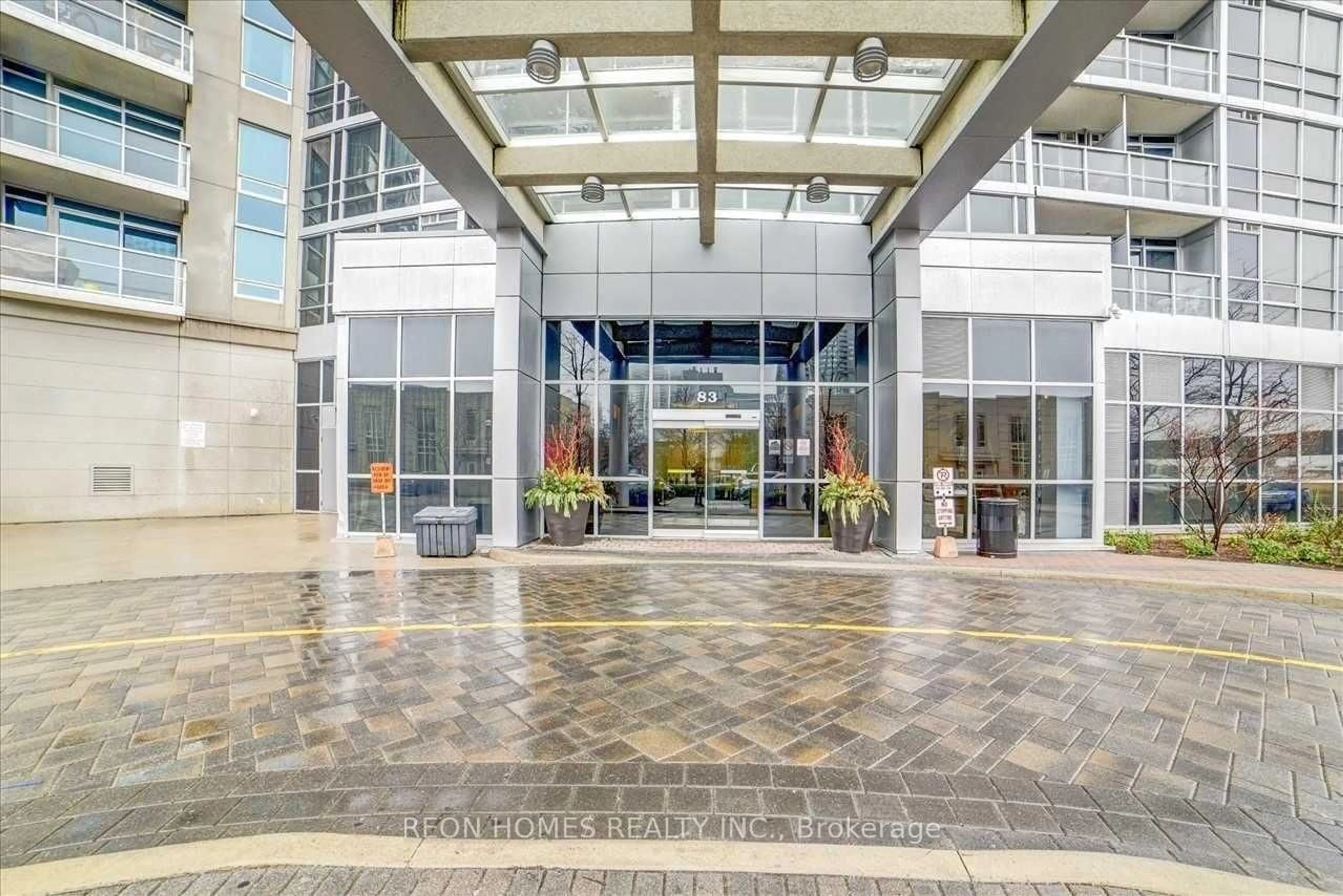 Indoor foyer for 83 Borough Dr #302, Toronto Ontario M1P 5E4