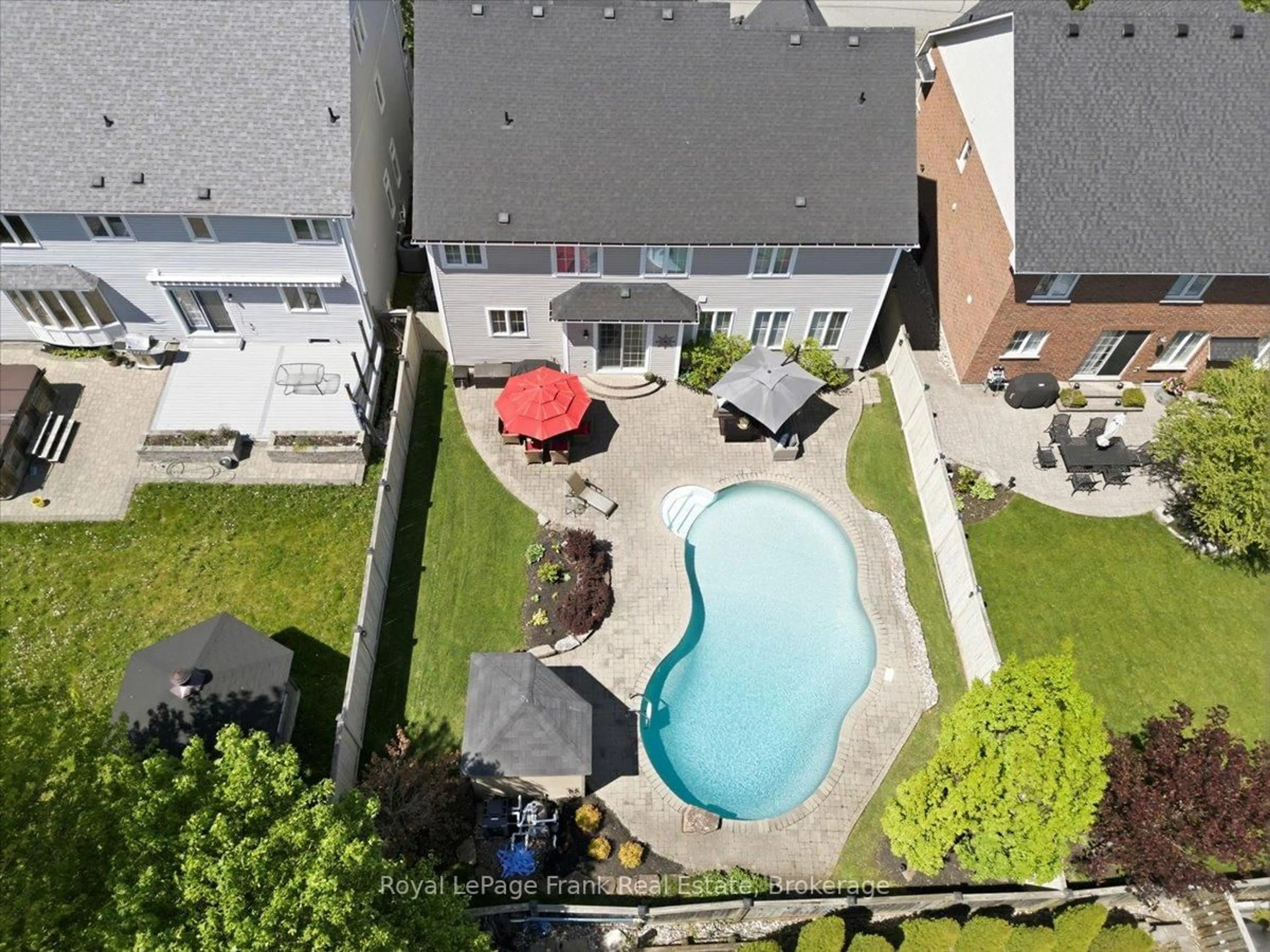 A pic from outside/outdoor area/front of a property/back of a property/a pic from drone, city buildings view from balcony for 15 Jordan Crt, Whitby Ontario L1M 0A4
