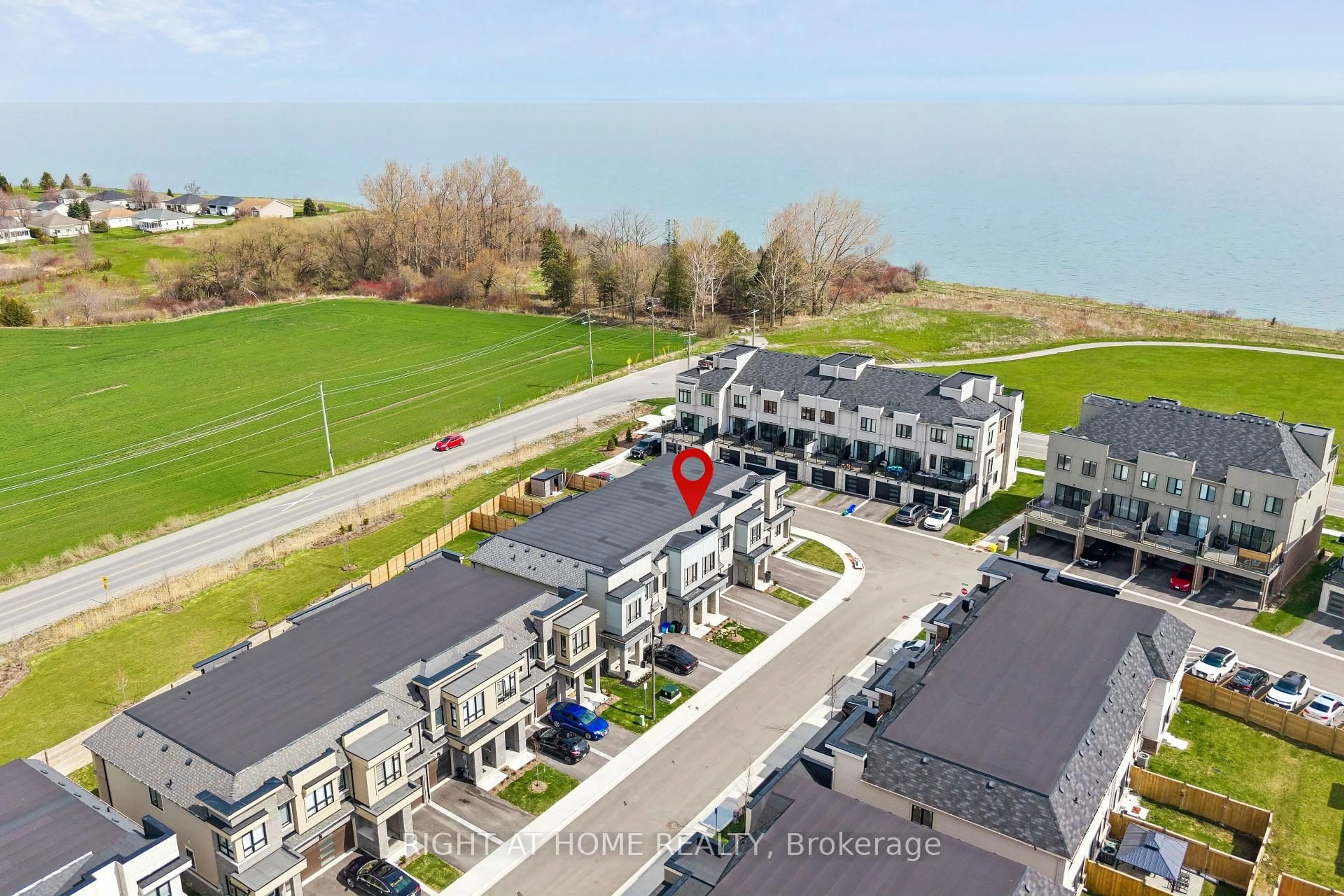 A pic from outside/outdoor area/front of a property/back of a property/a pic from drone, unknown for 152 Sailors Landing, Clarington Ontario L1C 7G4