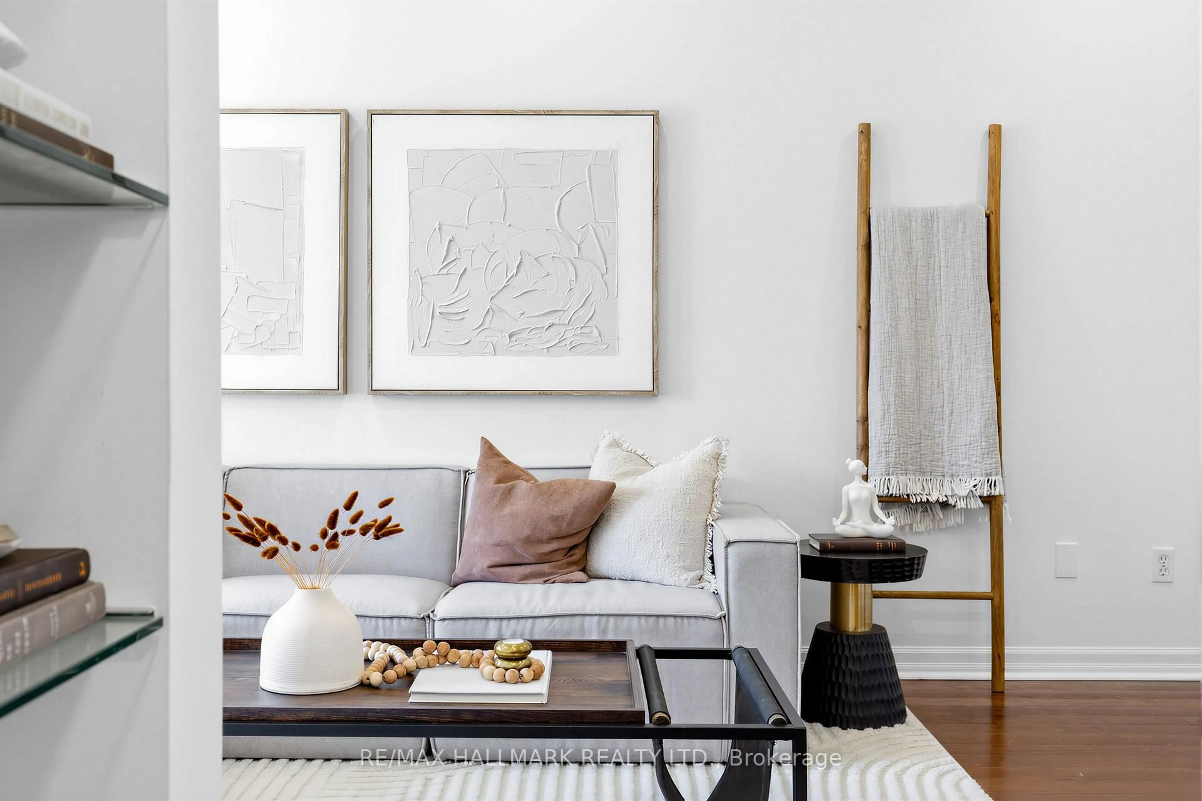 Living room with furniture, unknown for 62 Doncaster Ave, Toronto Ontario M4C 1Y8