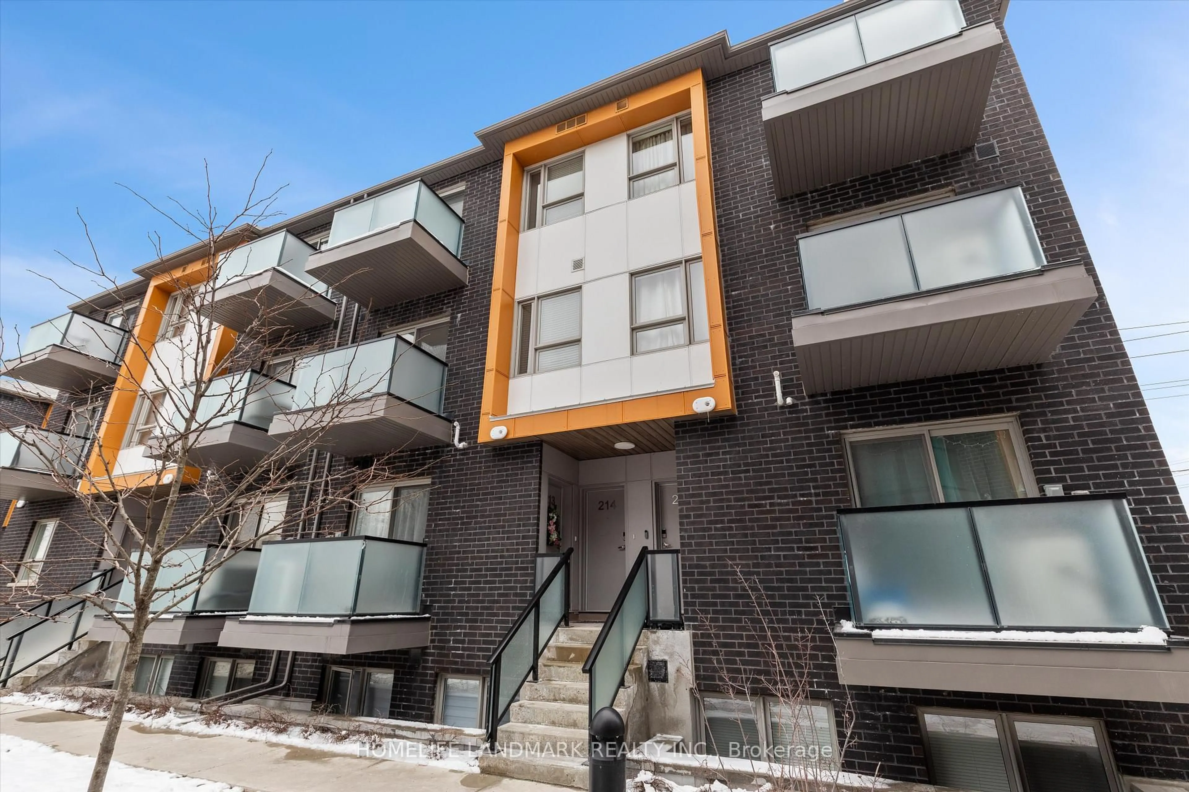 Patio, street for 1085 Danforth Rd #214, Toronto Ontario L3R 1A4