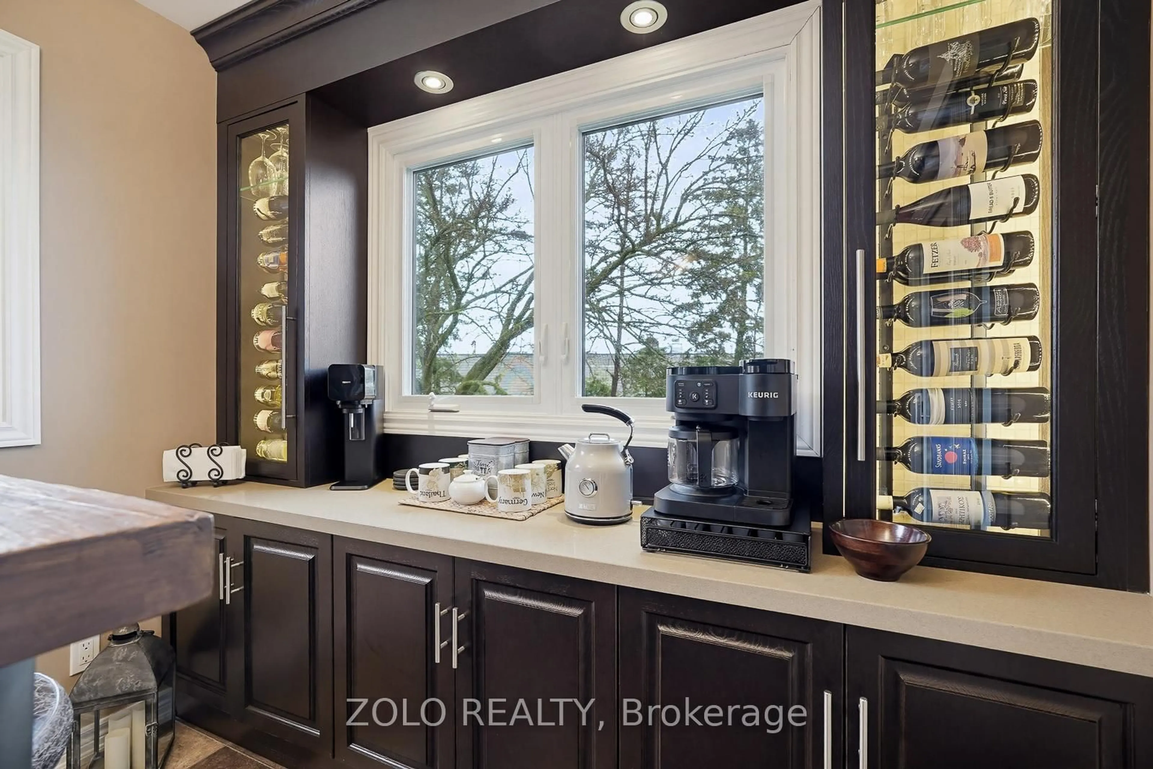 Contemporary kitchen, ceramic/tile floor for 86 Foxhunt Tr, Clarington Ontario L1E 1E1