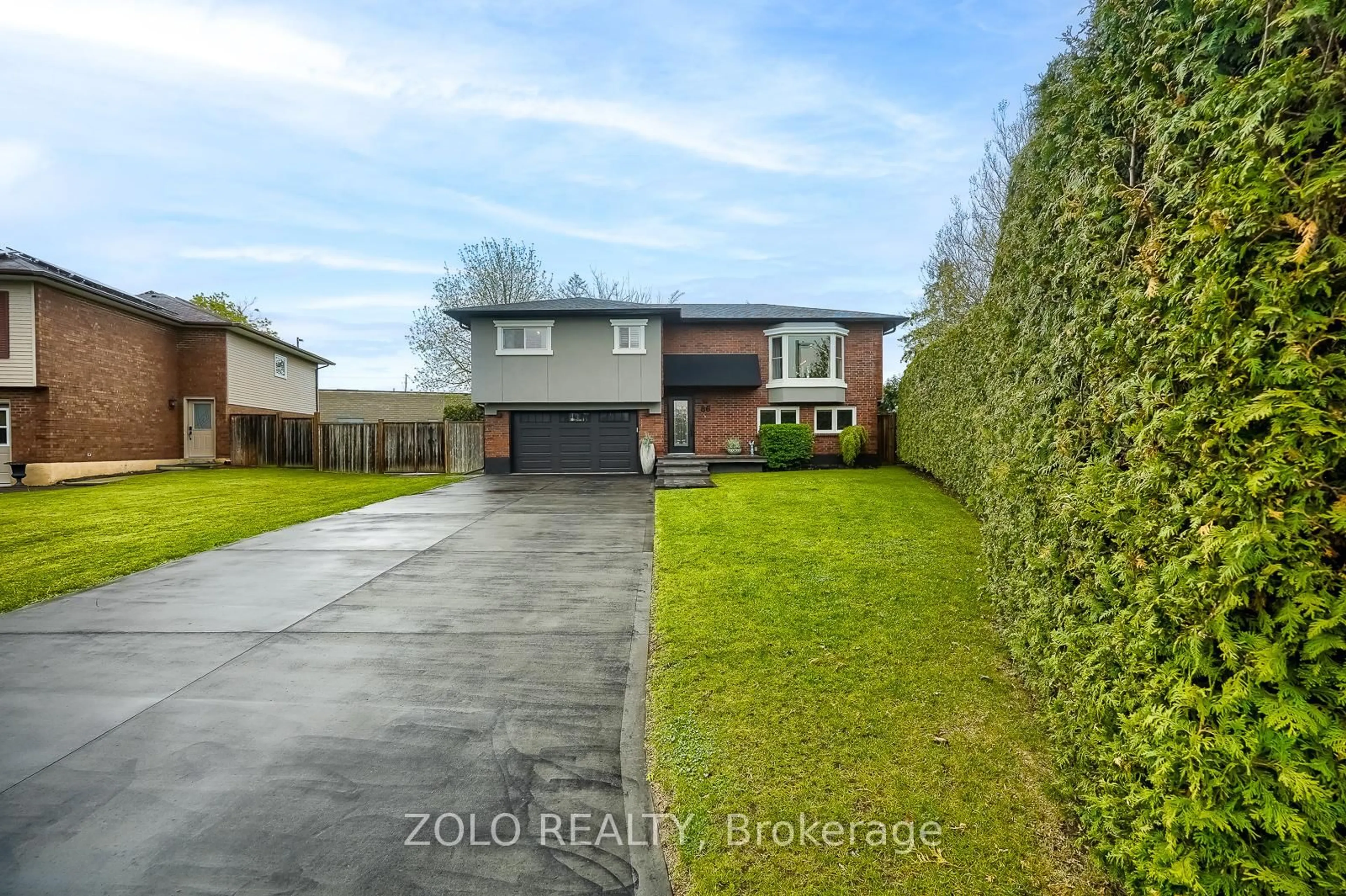 A pic from outside/outdoor area/front of a property/back of a property/a pic from drone, street for 86 Foxhunt Tr, Clarington Ontario L1E 1E1