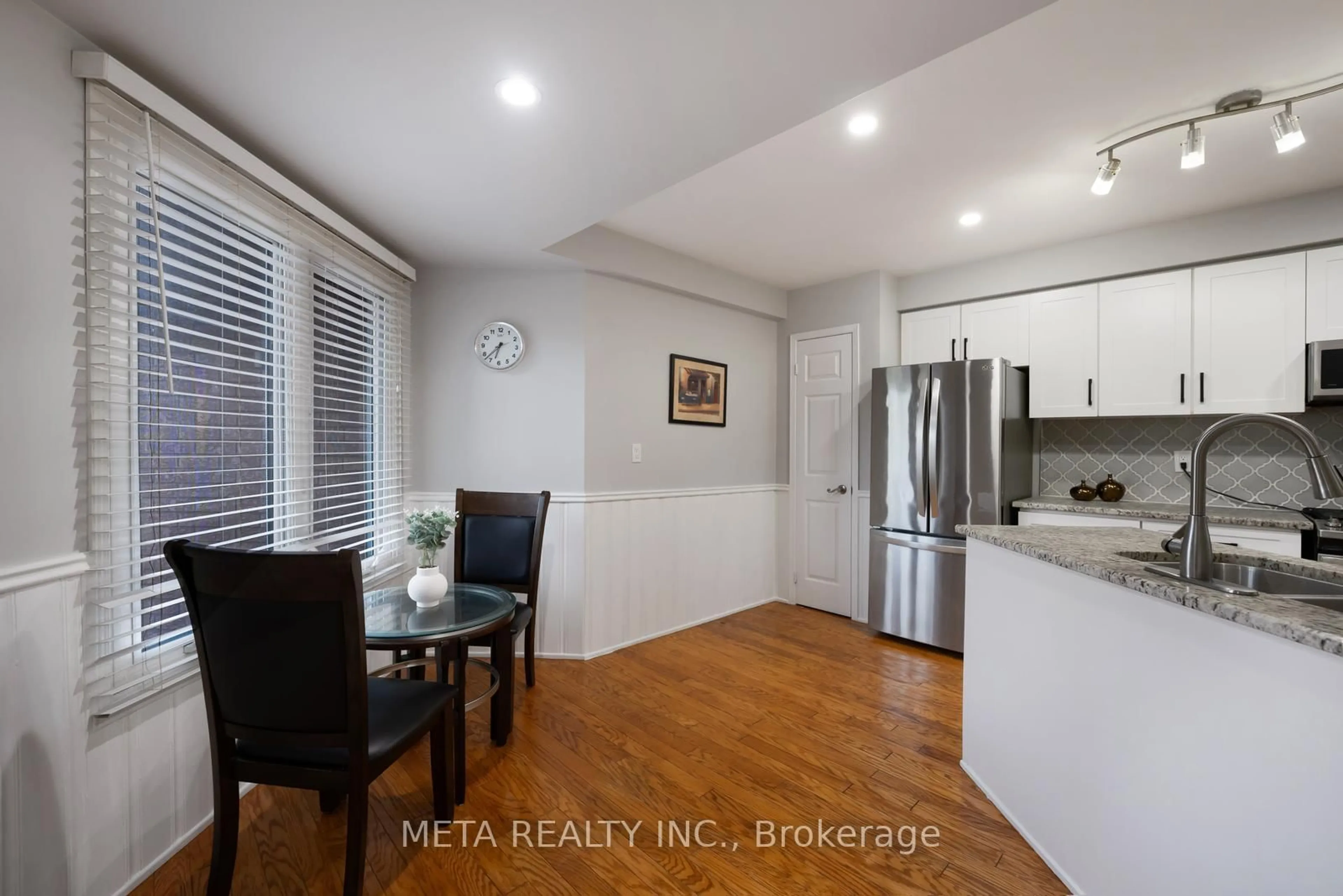 Unknown for 12 Heaver Dr, Whitby Ontario L1N 8X2