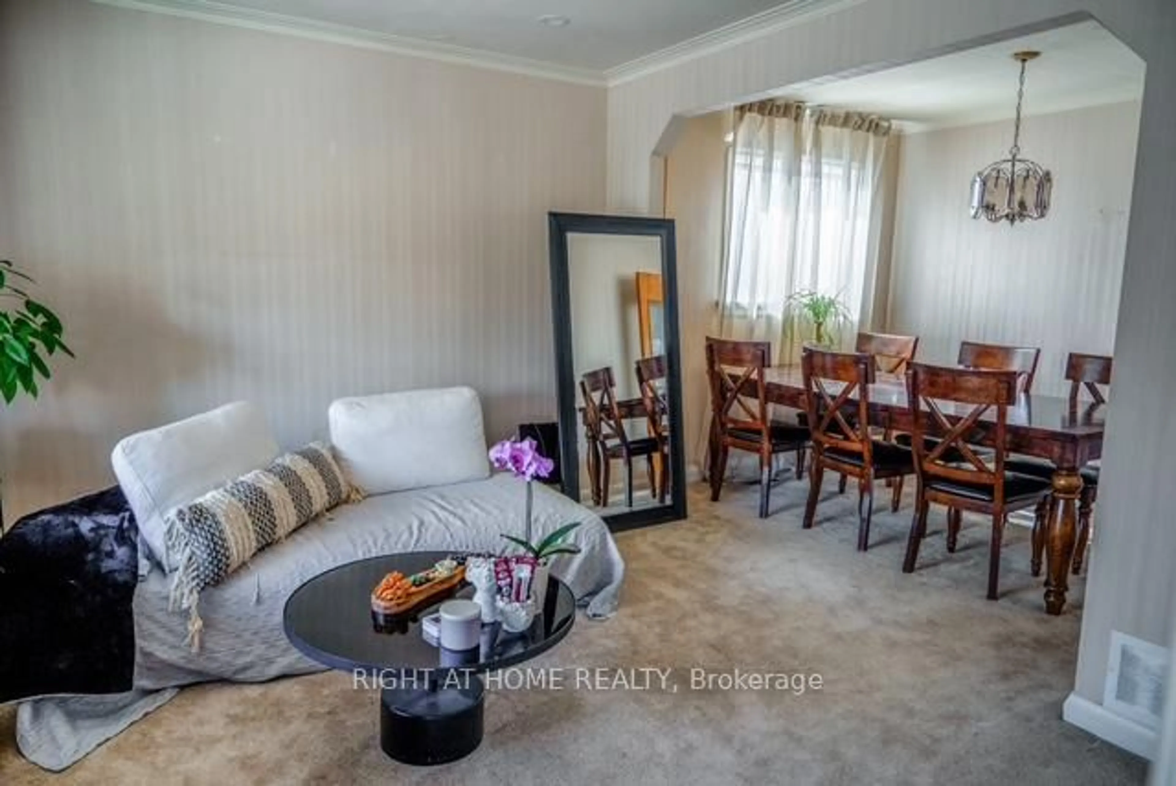 Living room with furniture, unknown for 148 Glen Albert Dr, Toronto Ontario M4B 1J3