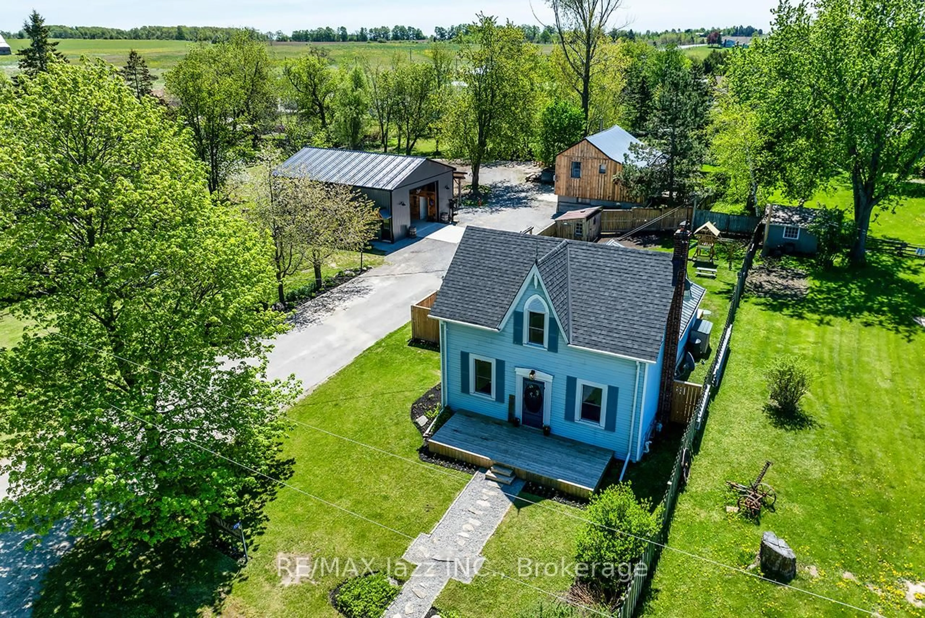 A pic from outside/outdoor area/front of a property/back of a property/a pic from drone, street for 1176 Scugog Line 14, Scugog Ontario L0C 1H0