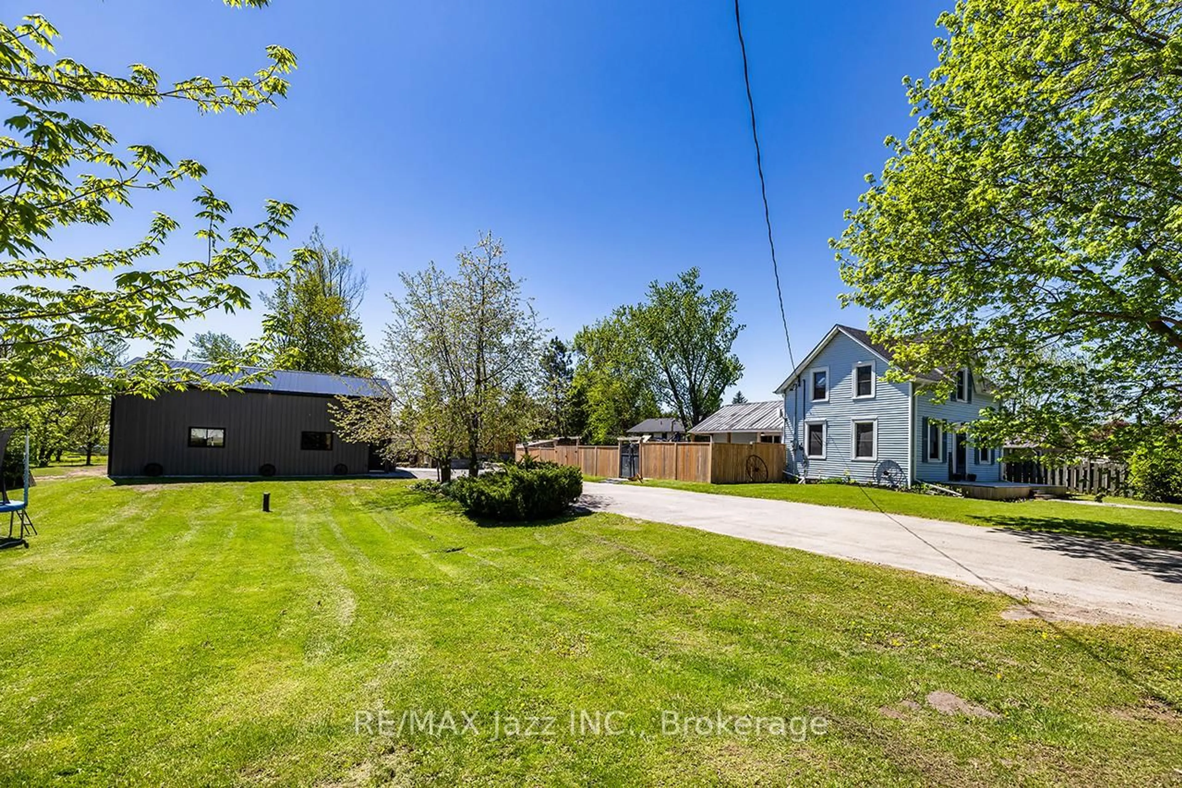 A pic from outside/outdoor area/front of a property/back of a property/a pic from drone, unknown for 1176 Scugog Line 14, Scugog Ontario L0C 1H0