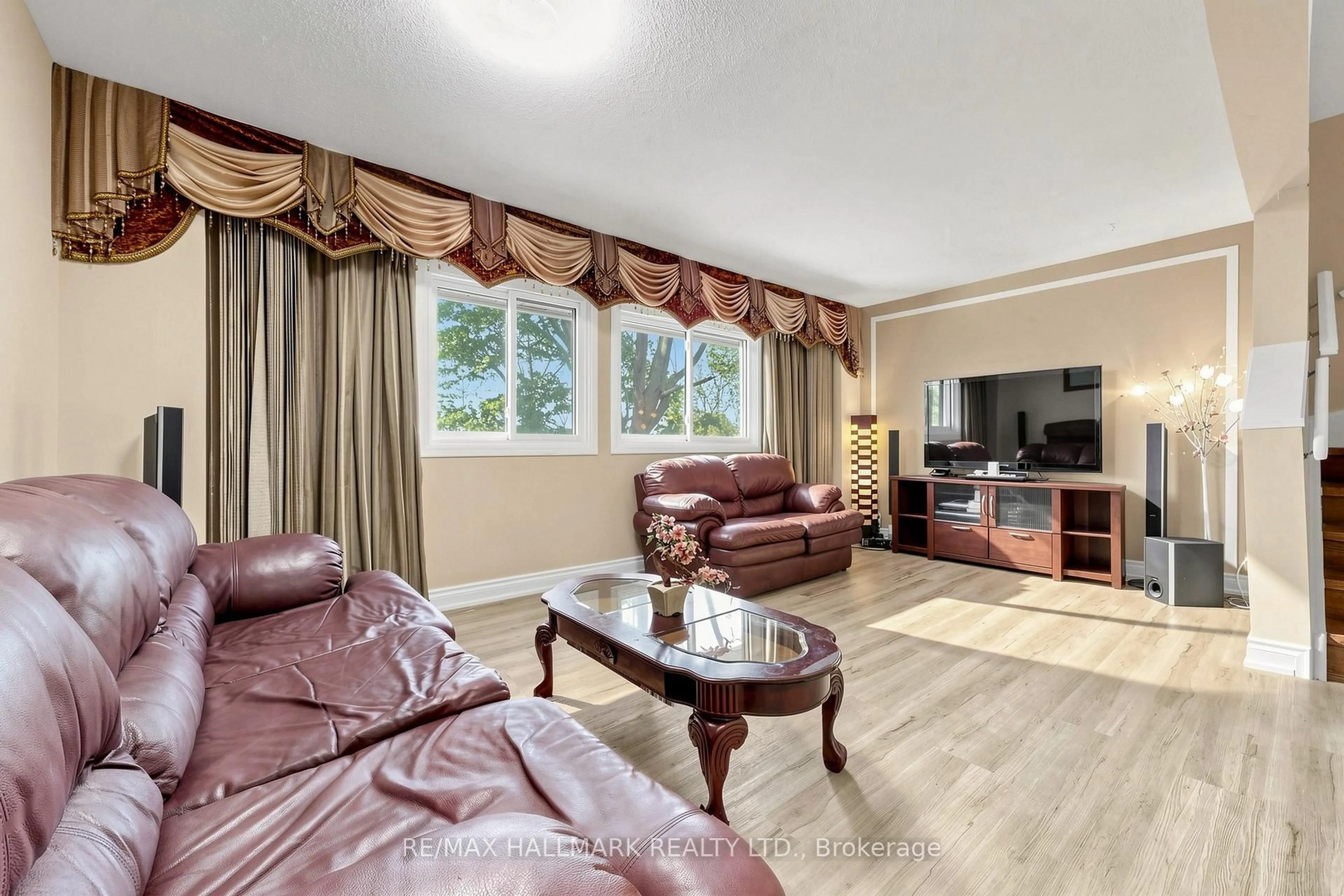 Living room with furniture, unknown for 371 Orton Park Rd #50, Toronto Ontario M1G 3V1