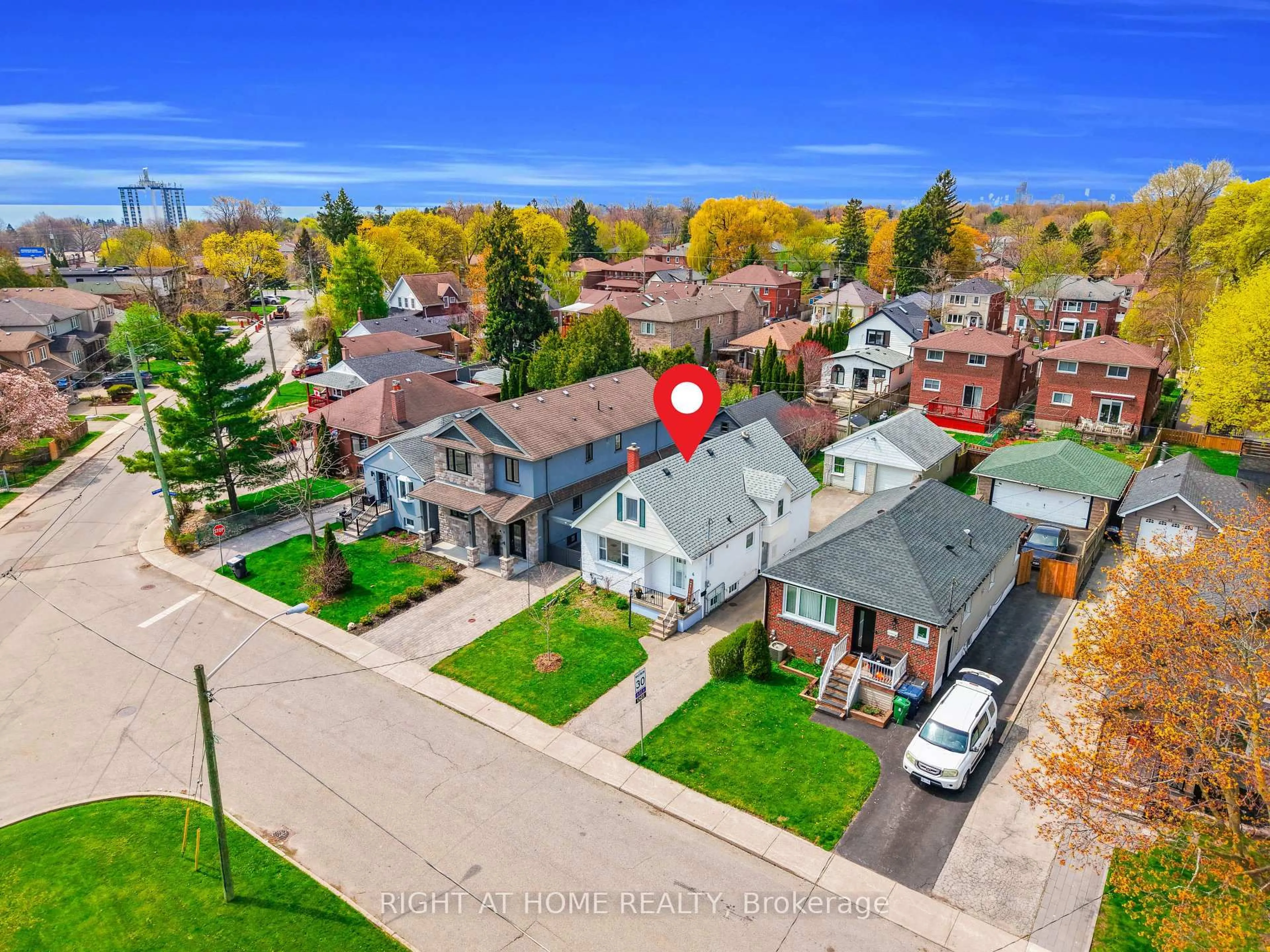 A pic from outside/outdoor area/front of a property/back of a property/a pic from drone, street for 6 Vanbrugh Ave, Toronto Ontario M1N 3S7