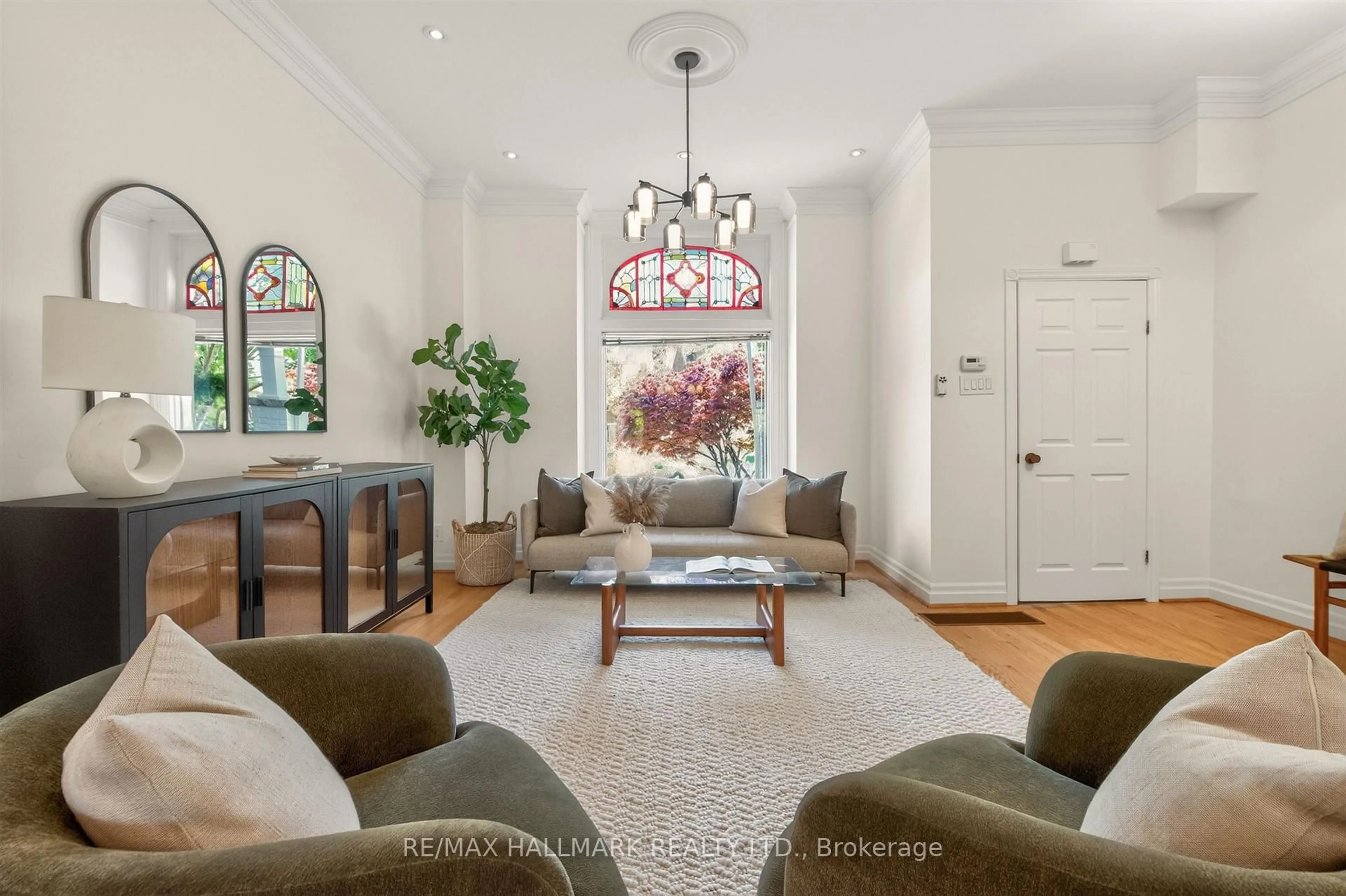 Living room with furniture, unknown for 82 Dawes Rd, Toronto Ontario M4C 5B3