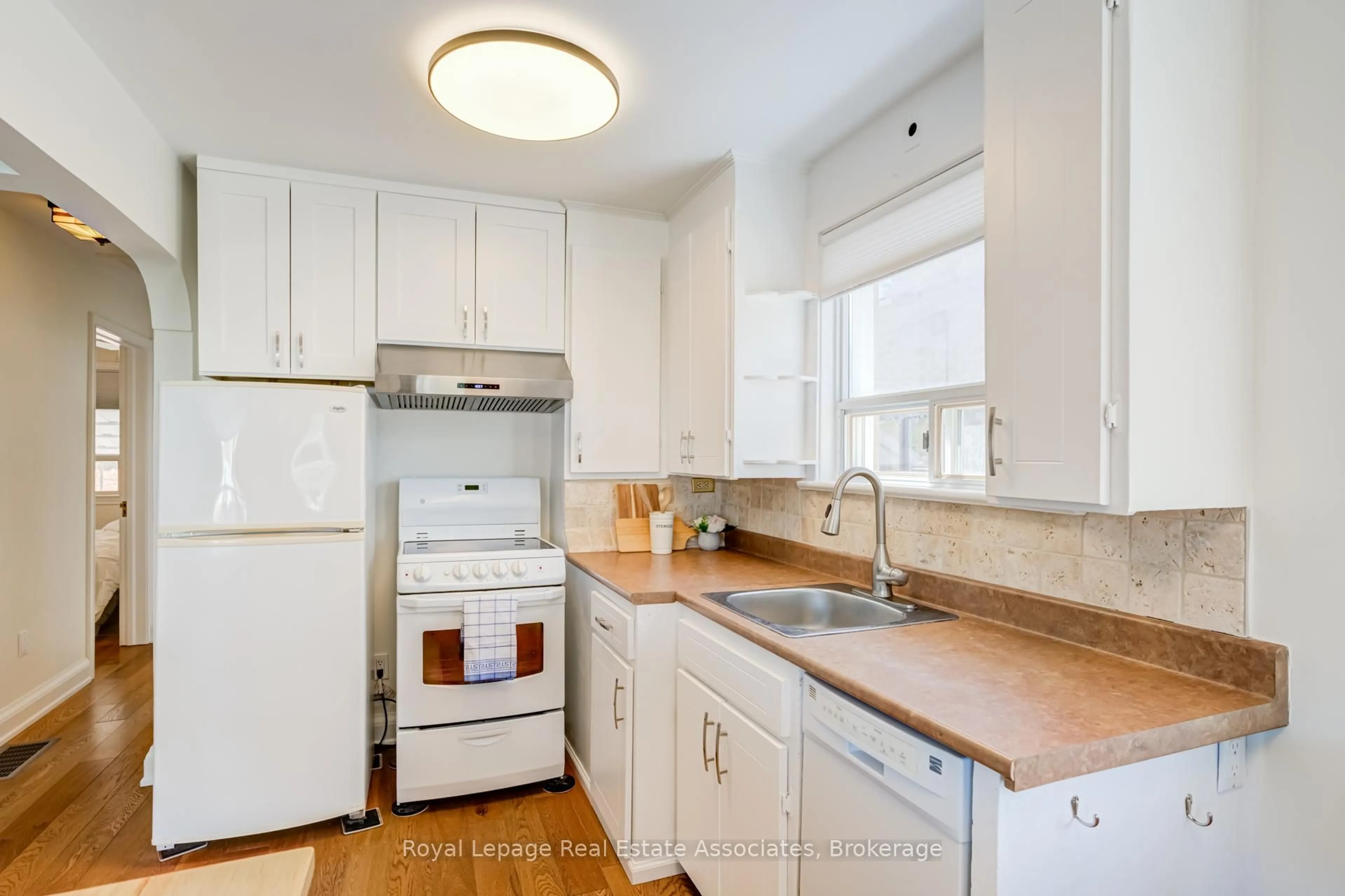 Standard kitchen, ceramic/tile floor for 43 Heale Ave, Toronto Ontario M1N 3X6