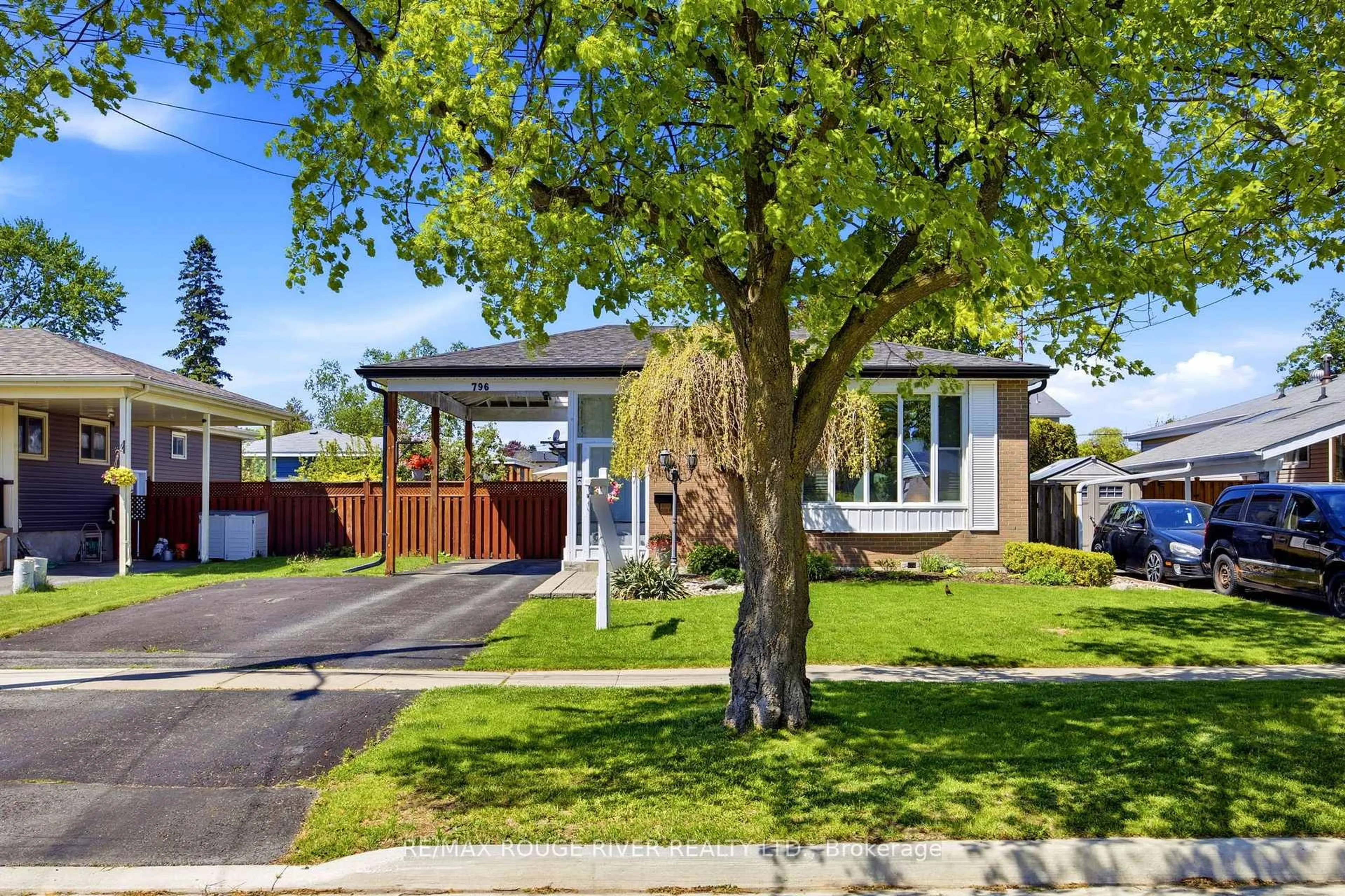 Unknown for 796 Batory Ave, Pickering Ontario L1W 2W3