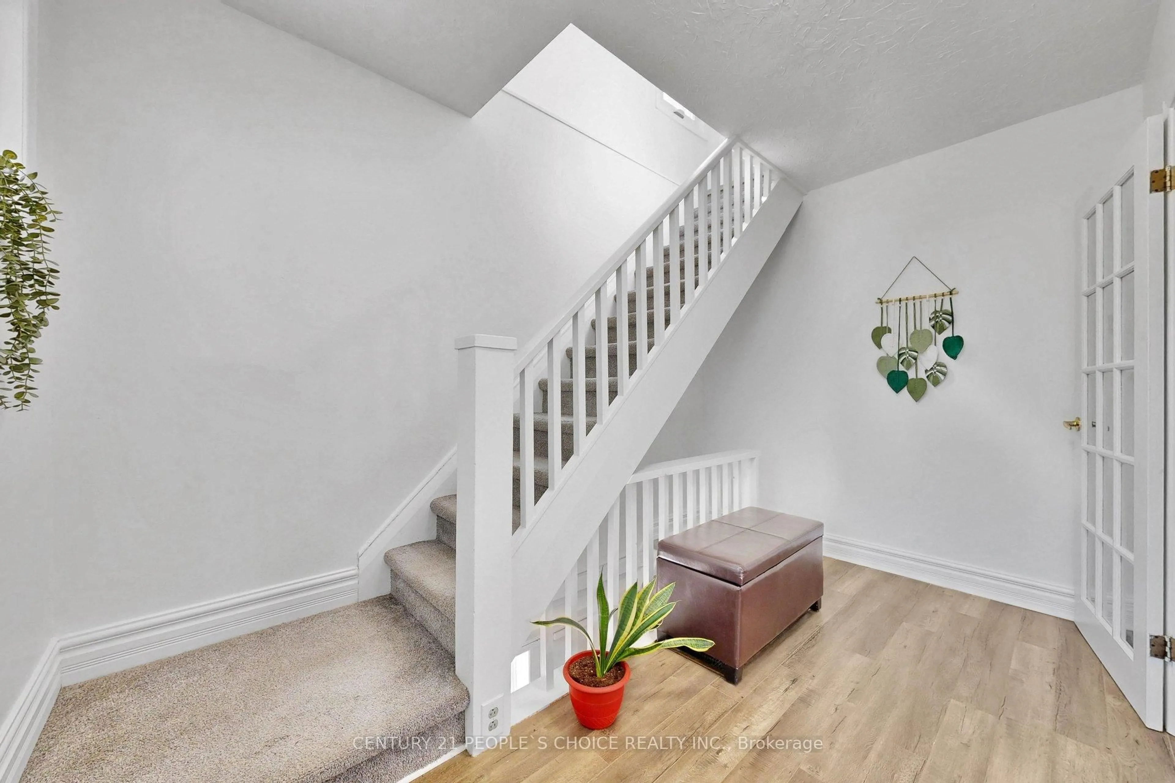 Stairs for 419 Adelaide Ave, Oshawa Ontario L1J 2R9