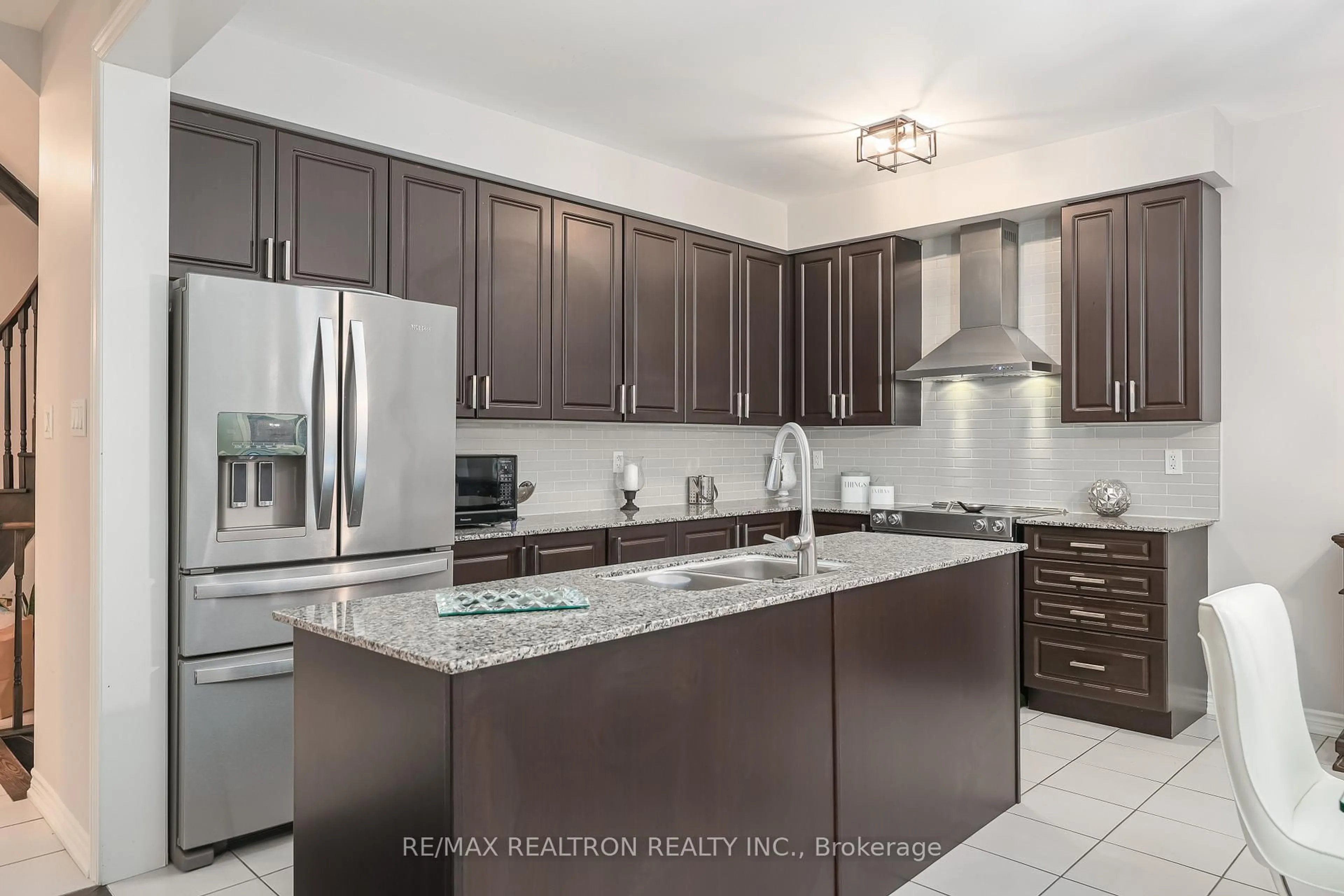 Open concept kitchen, ceramic/tile floor for 30 Terry Cres, Clarington Ontario L1C 0W4